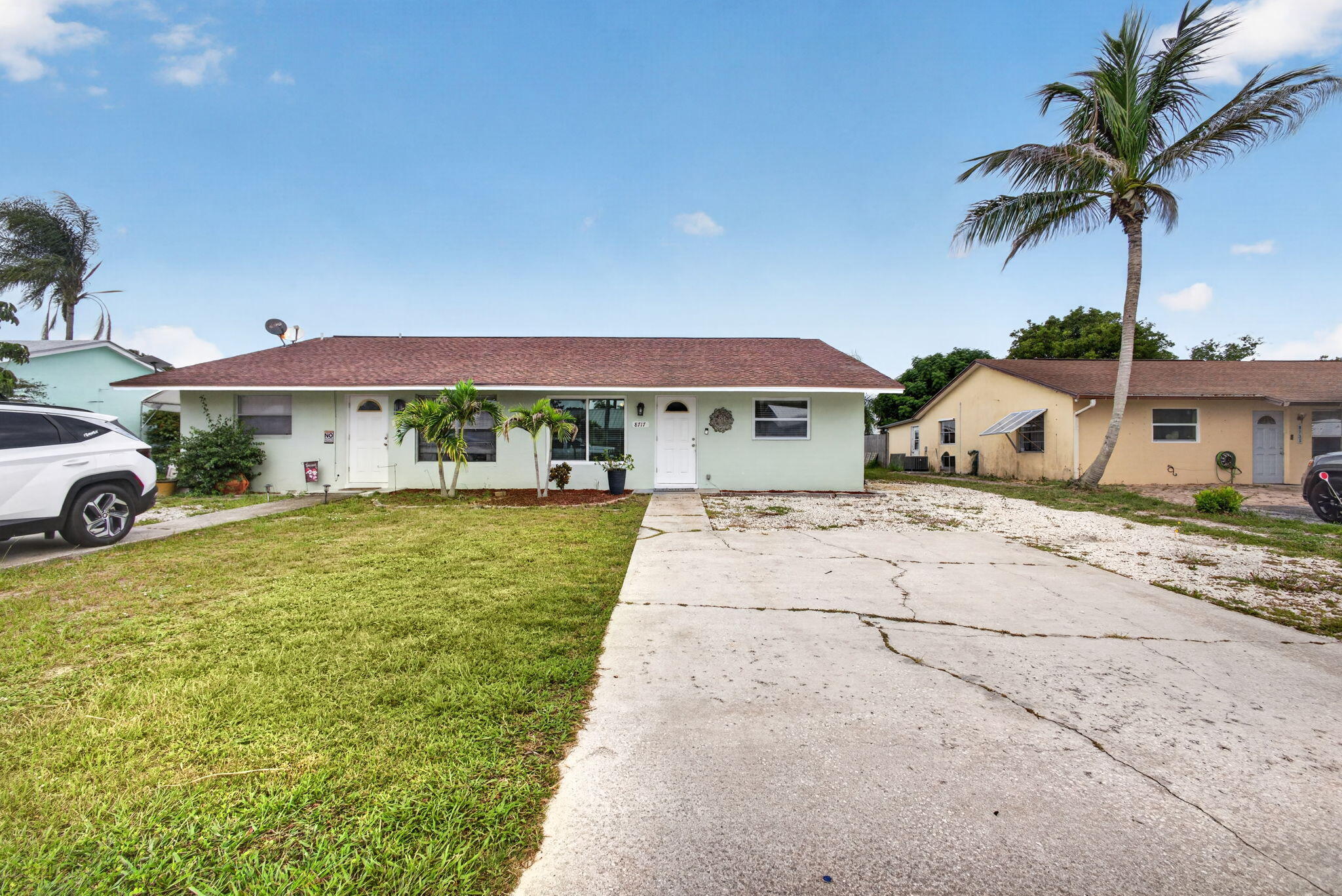 8717 SE SANDY Lane Property Photo 1