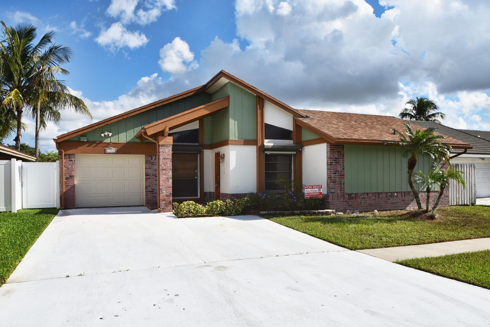 21518 Summertrace Circle Property Photo 1
