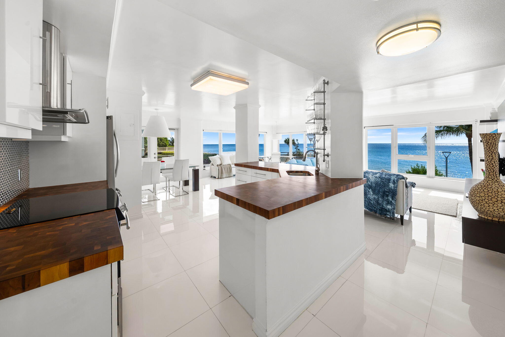 2066 N OCEAN Boulevard 2NE Property Photo 1