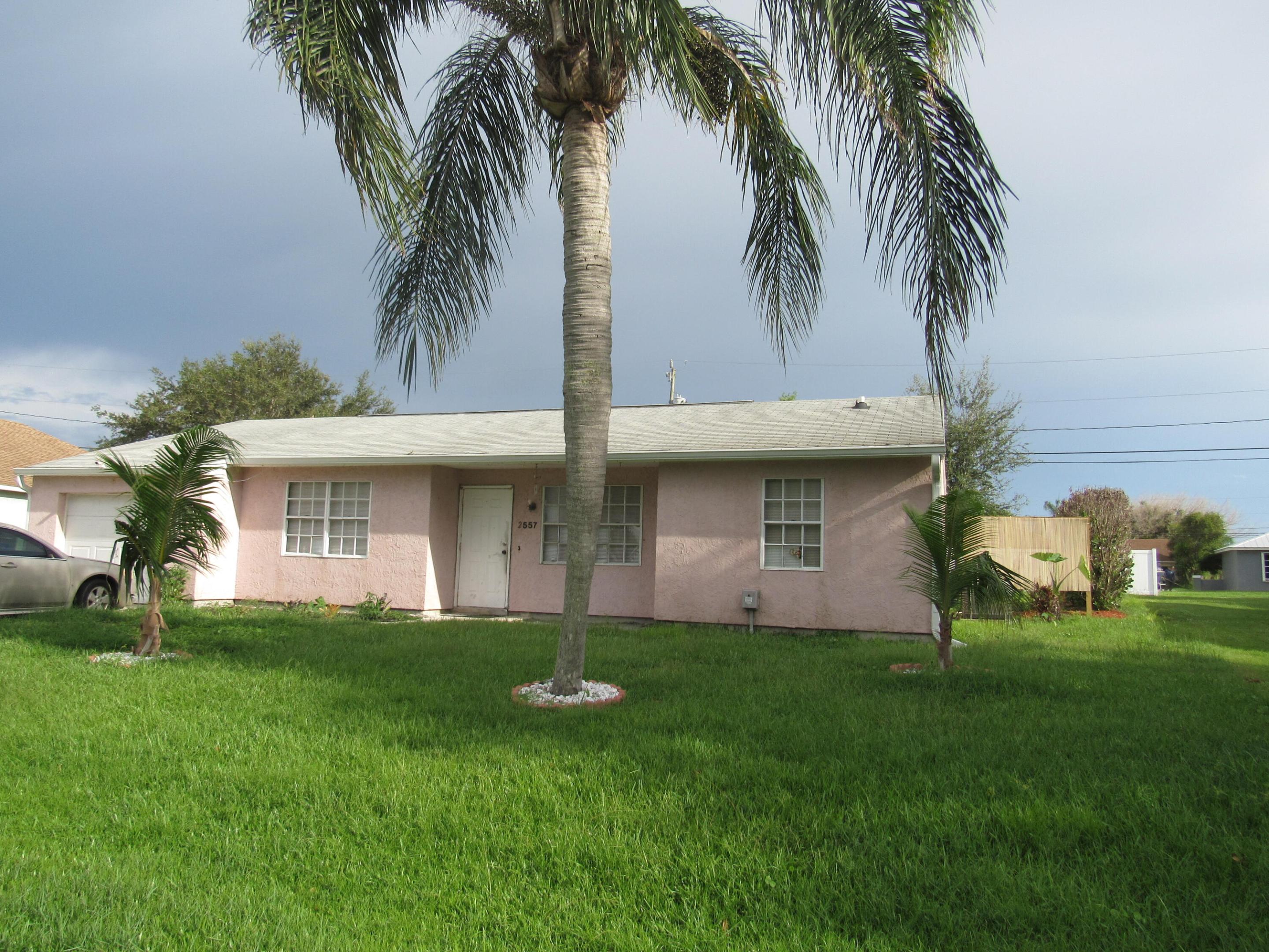 2557 Se Robin Circle Property Photo 1