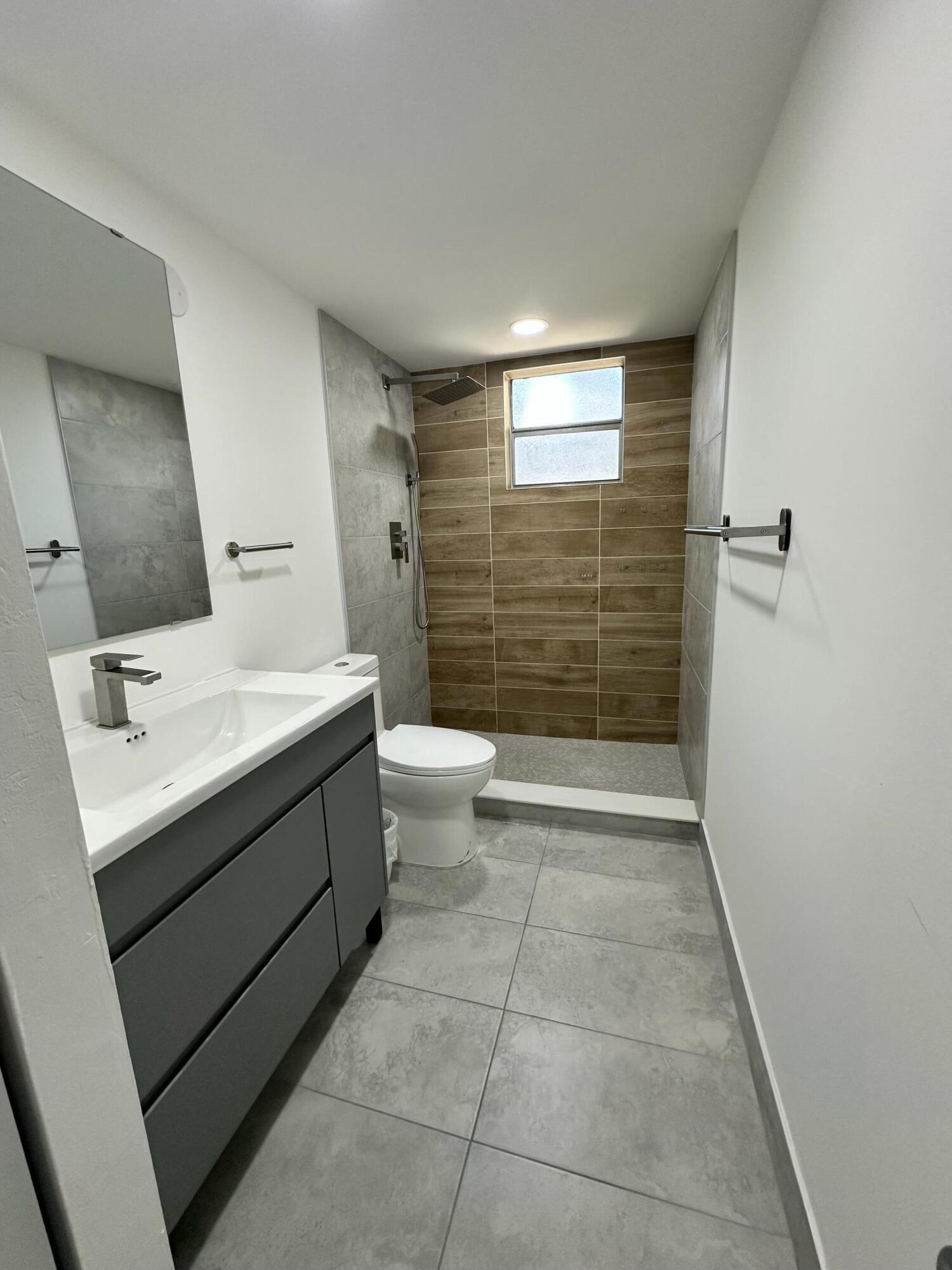 410 Nw 68th Avenue 111 Property Photo 12