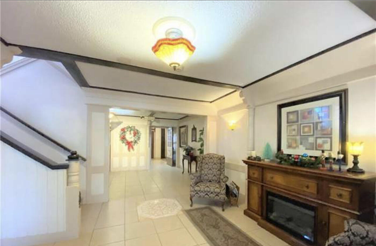 3740 Inverrary Drive 1e Property Photo 27