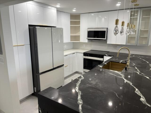 1865 S Ocean Drive 17 N Property Photo 5