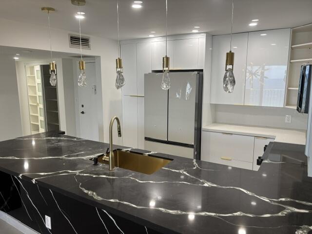 1865 S Ocean Drive 17 N Property Photo 6