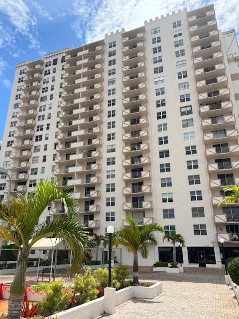 1865 S Ocean Drive 17 N Property Photo 19