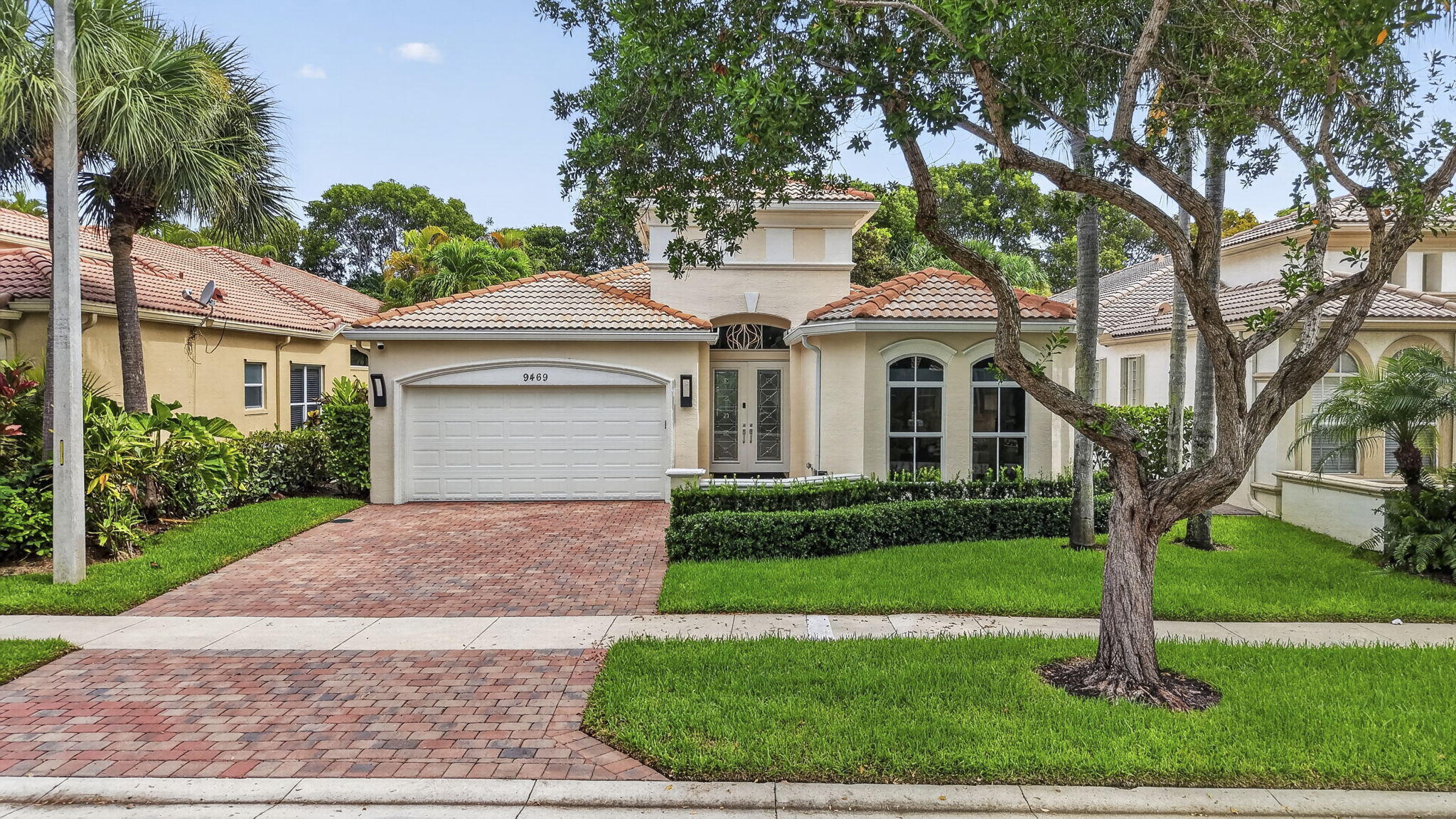9469 Via Elegante Property Photo 1
