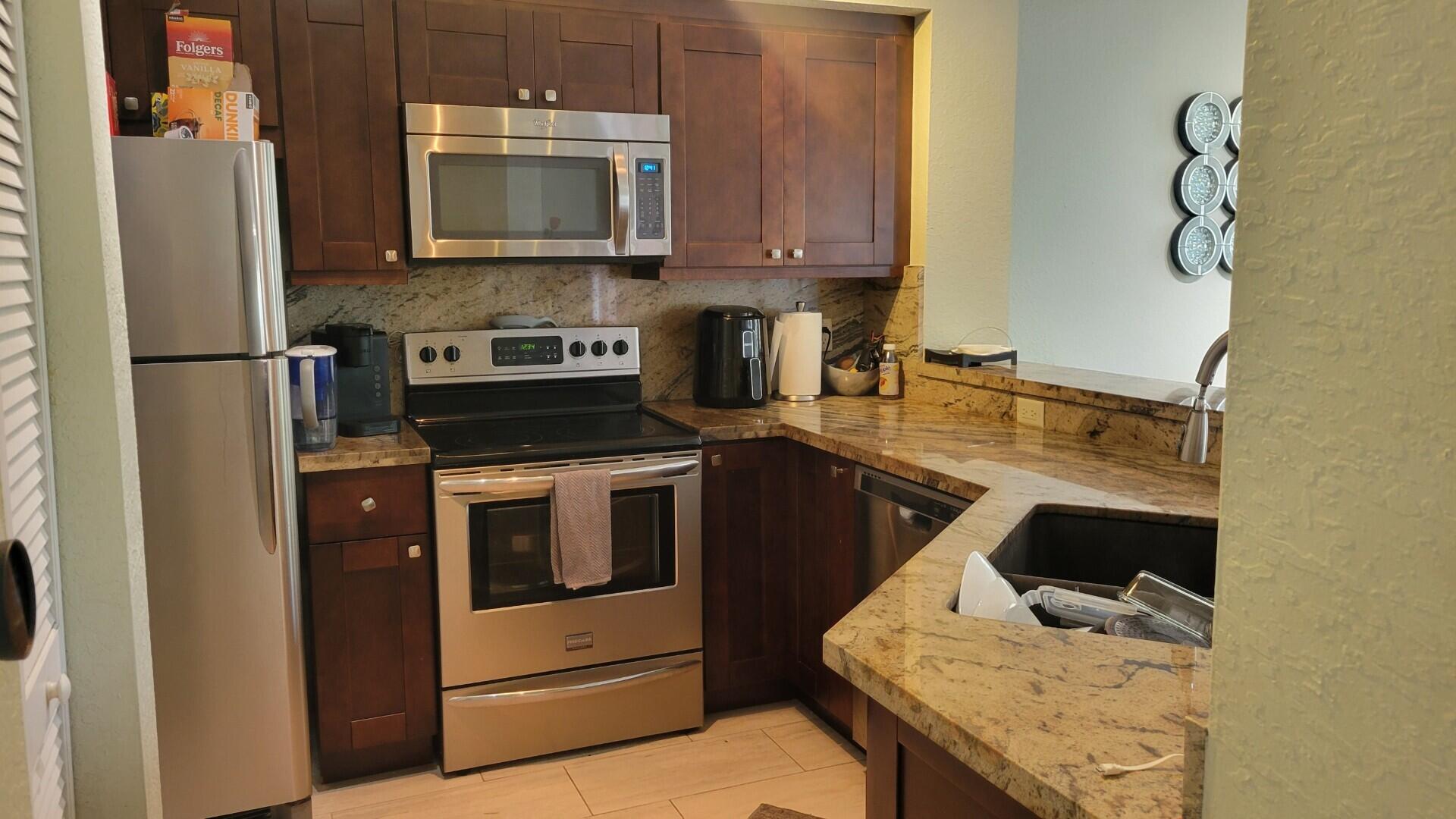 6920 W Sample Road Property Photo 20