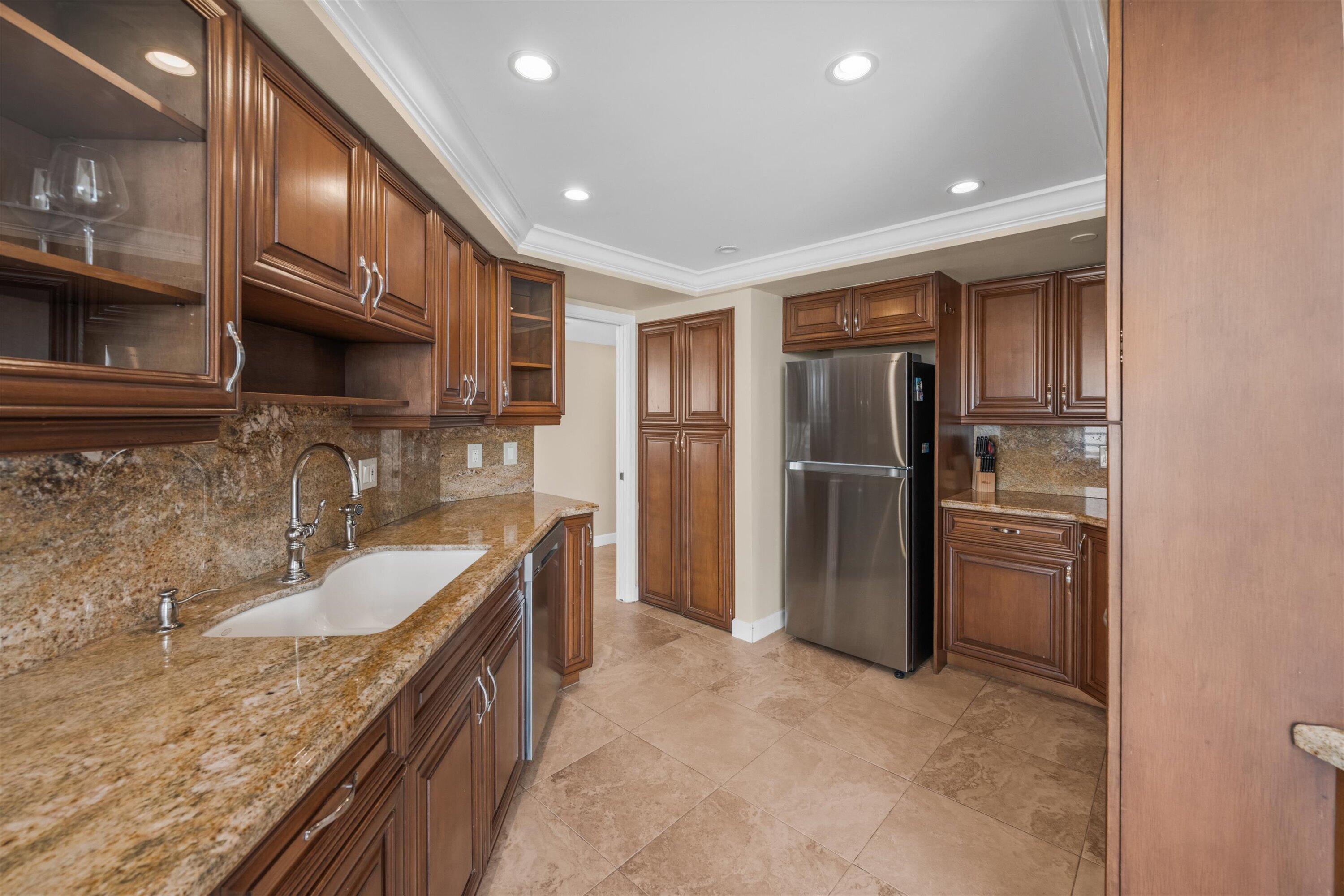 3560 S Ocean Boulevard 607 Property Photo 9