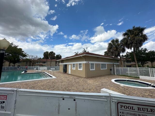1004 Twin Lakes Drive Property Photo 25