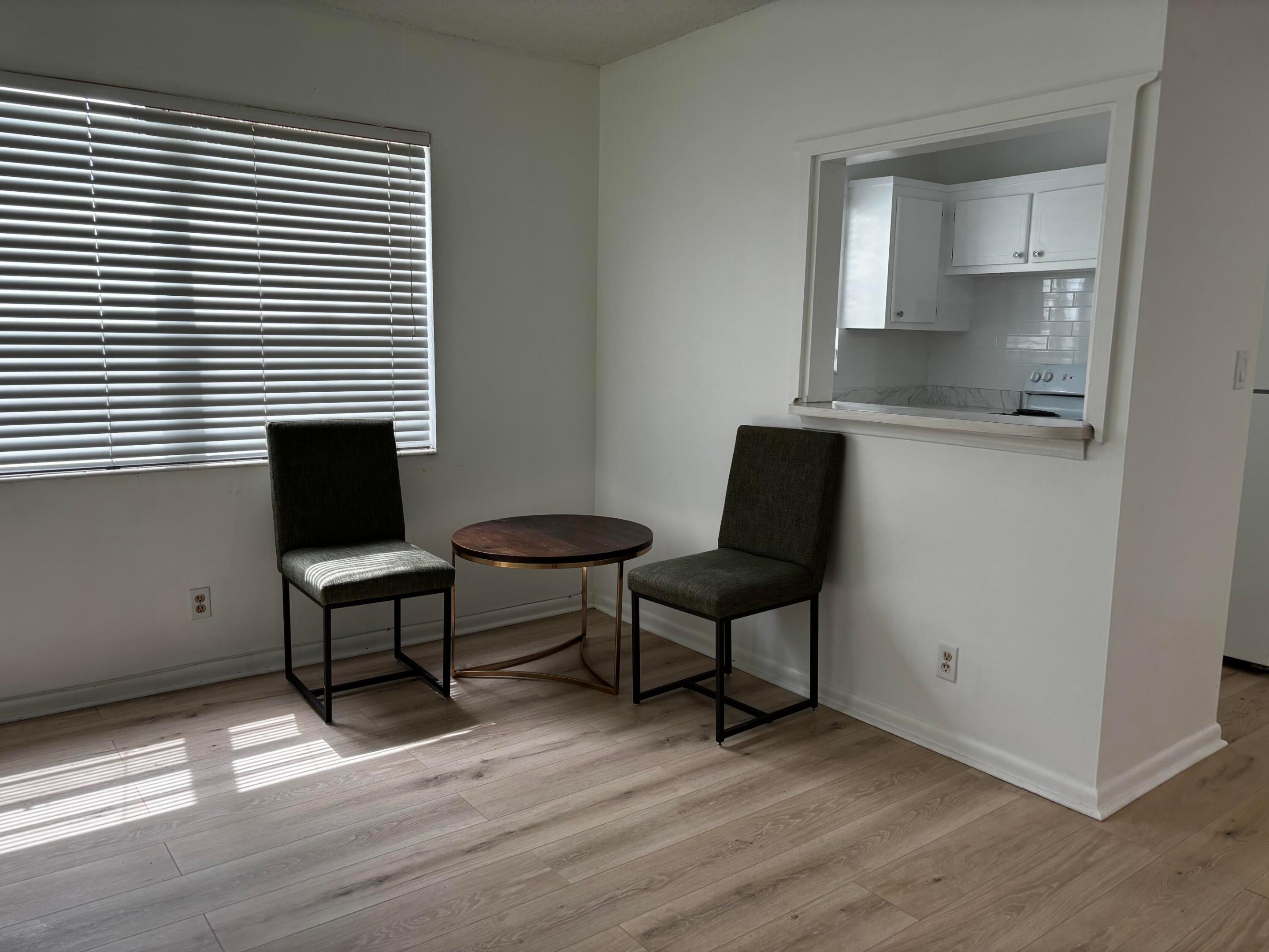 353 Sheffield O Property Photo 6