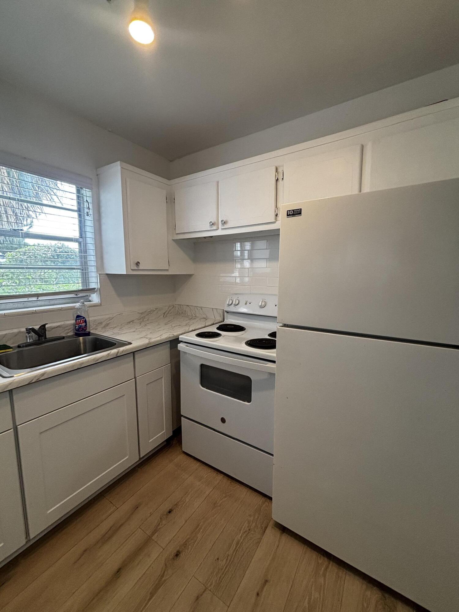 353 Sheffield O Property Photo 7