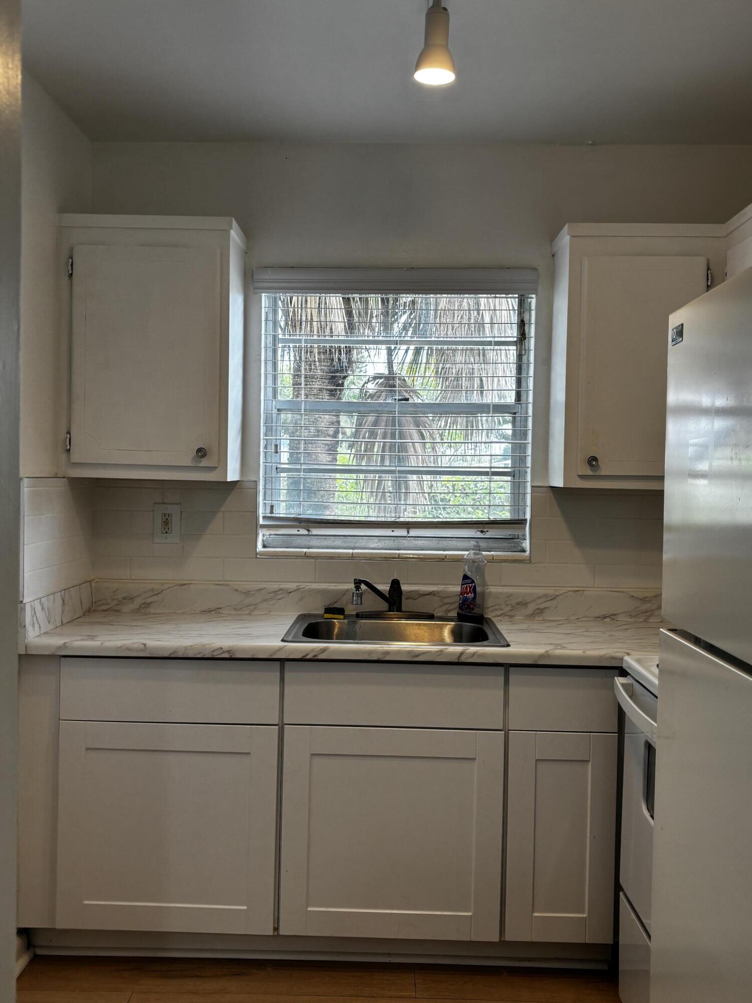 353 Sheffield O Property Photo 9