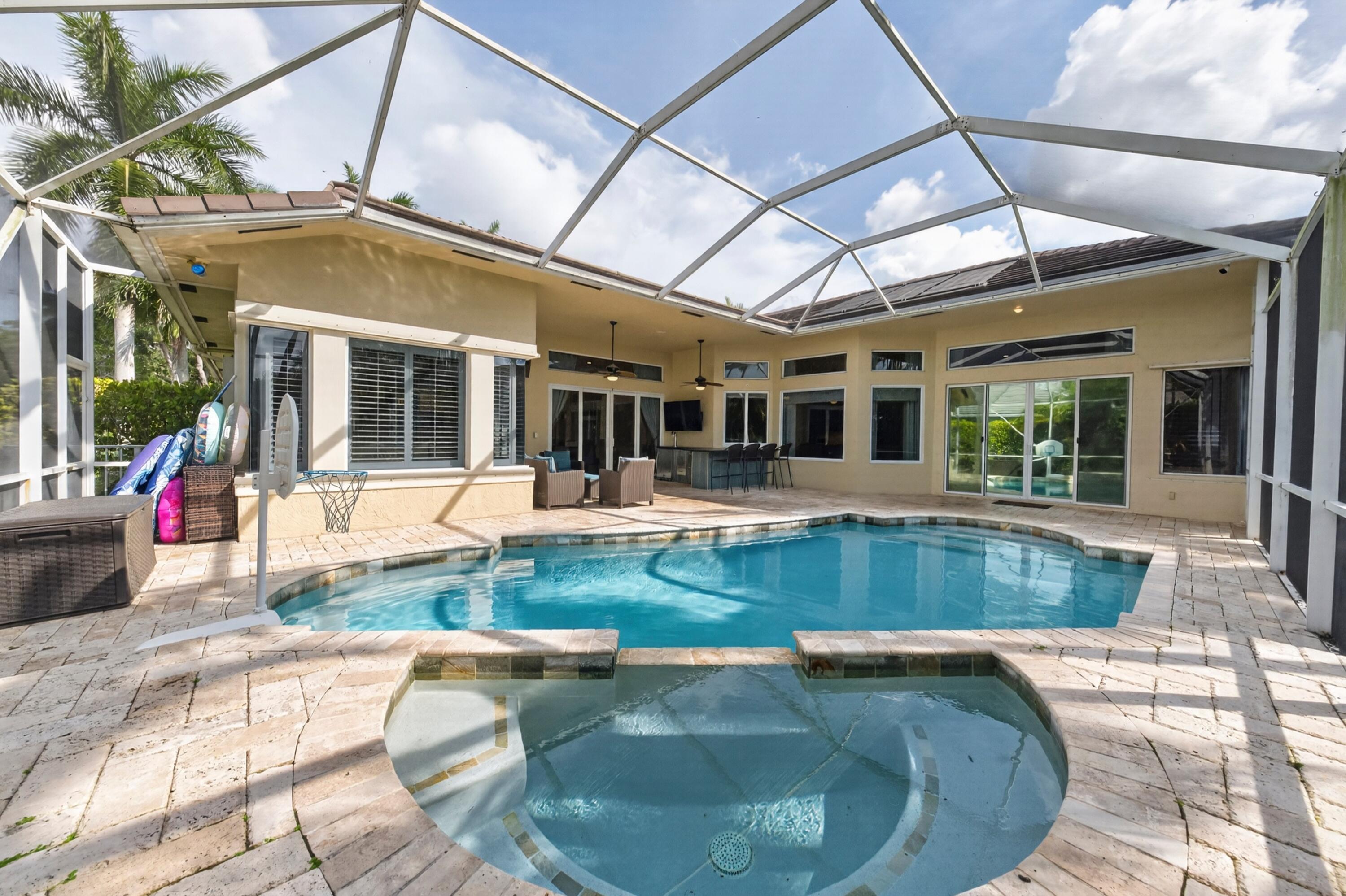 10506 Nw 66th Street Property Photo 45