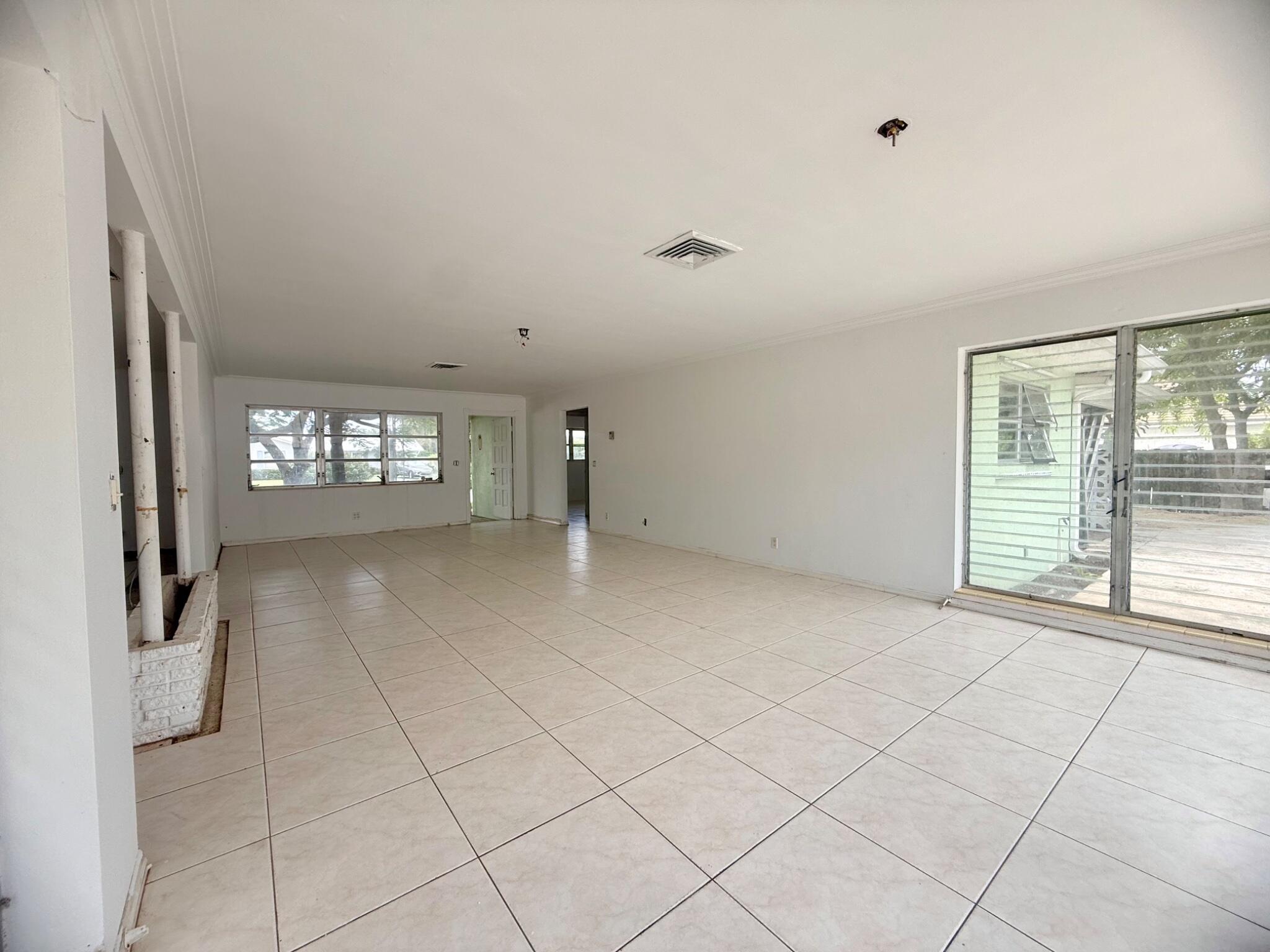 1281 Morse Boulevard Property Photo 2
