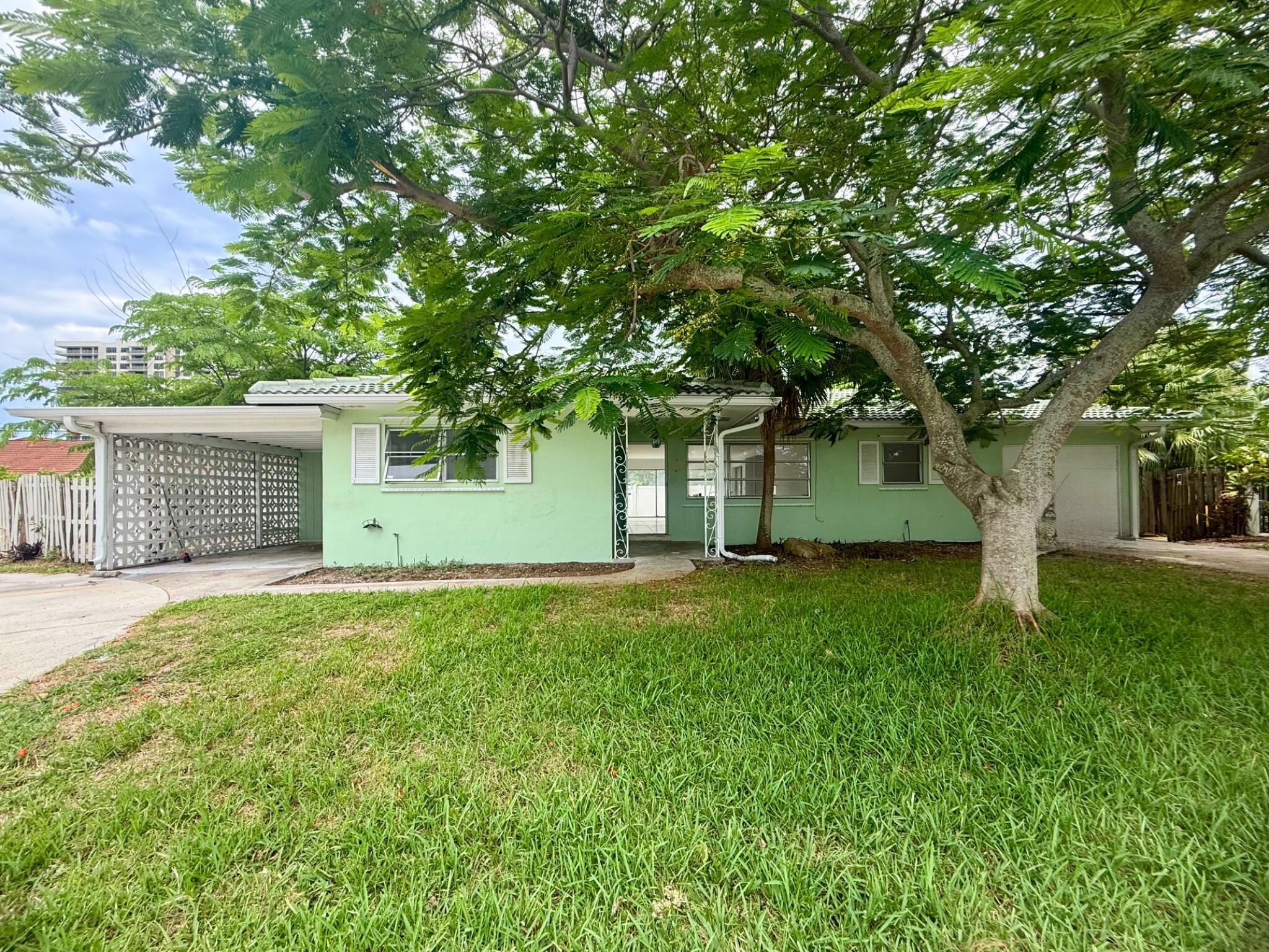 1281 Morse Boulevard Property Photo 5