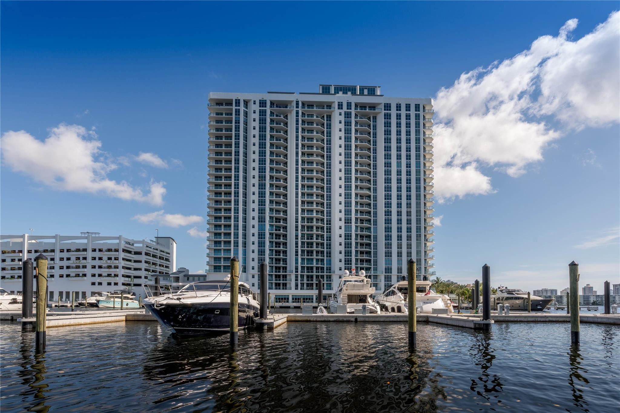 17301 Biscayne Boulevard 506 Property Photo 2