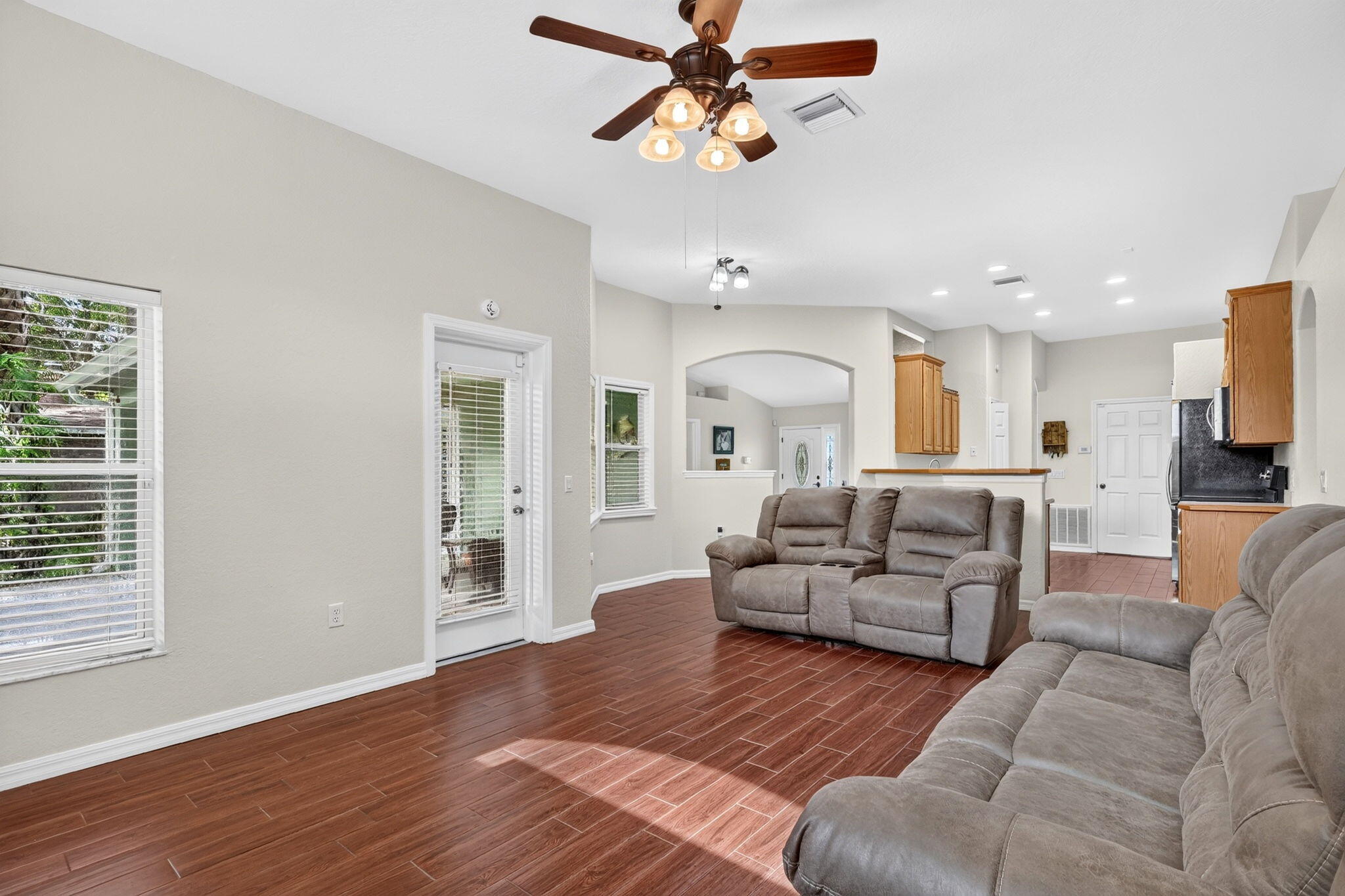 3913 58th Circle Property Photo 6