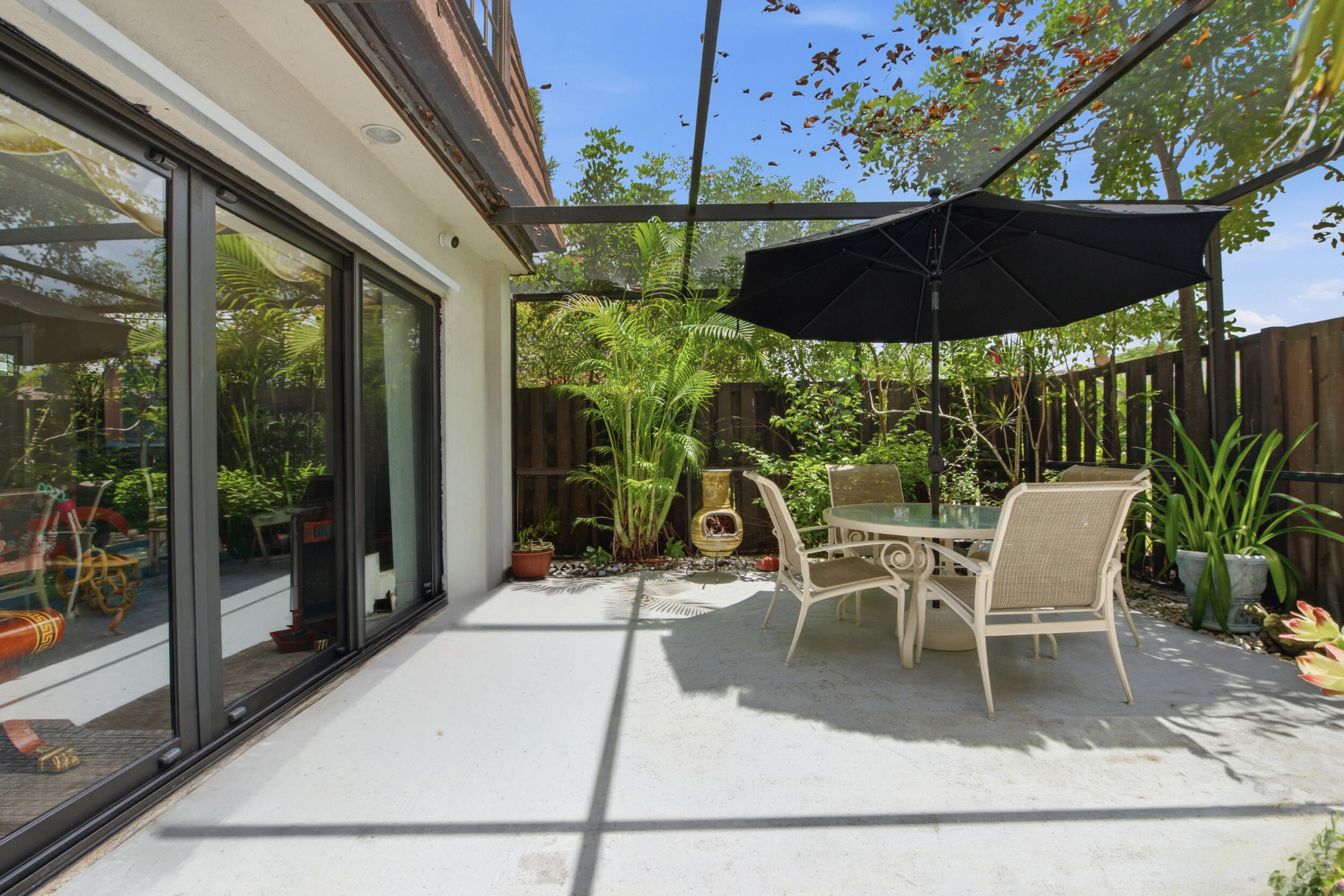 126 Weybridge Circle B Property Photo 6
