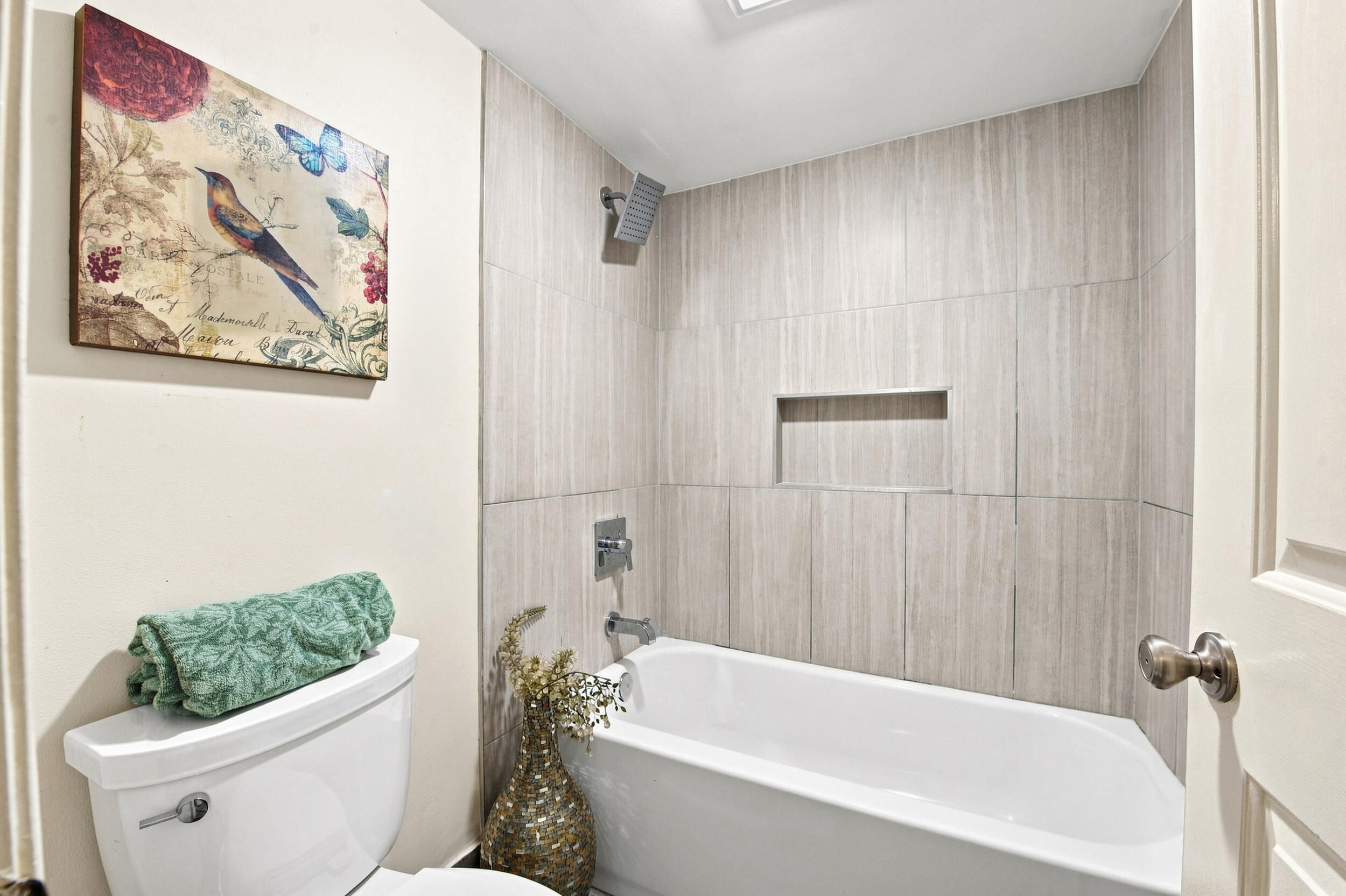126 Weybridge Circle B Property Photo 19