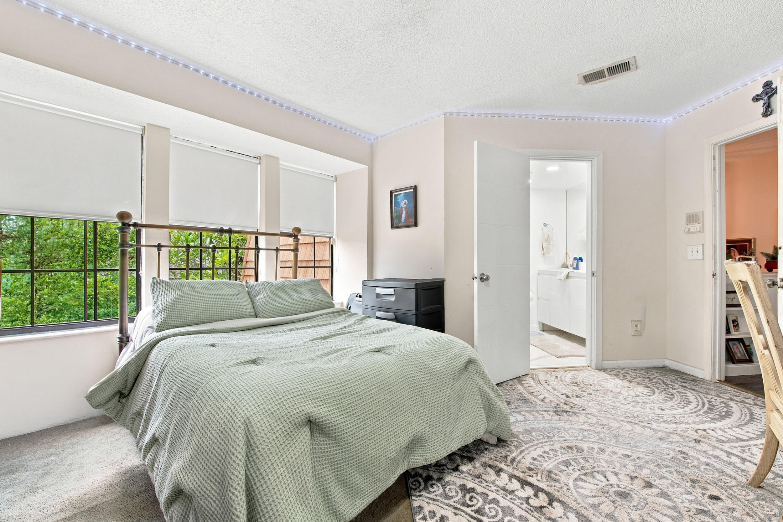 126 Weybridge Circle B Property Photo 22