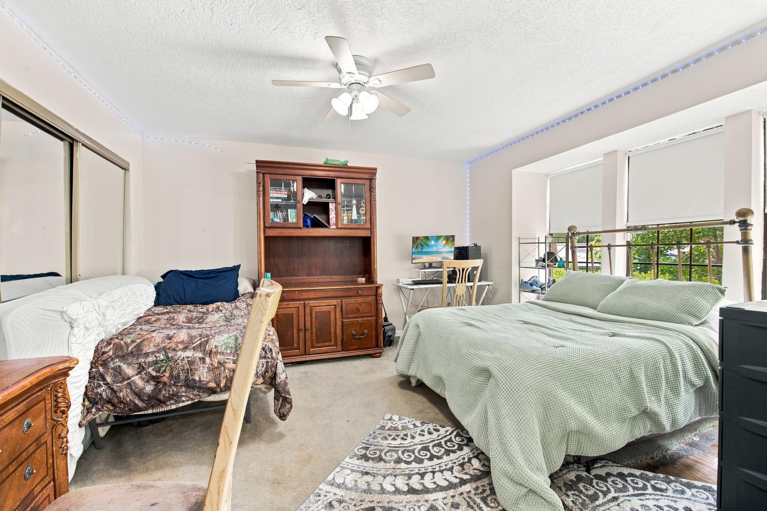126 Weybridge Circle B Property Photo 26