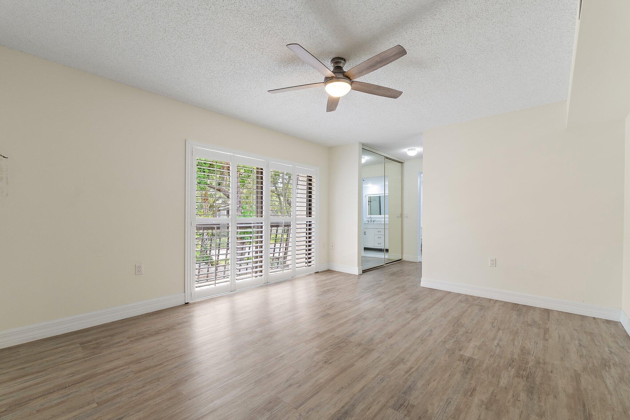 630 6th Terrace Property Photo 18