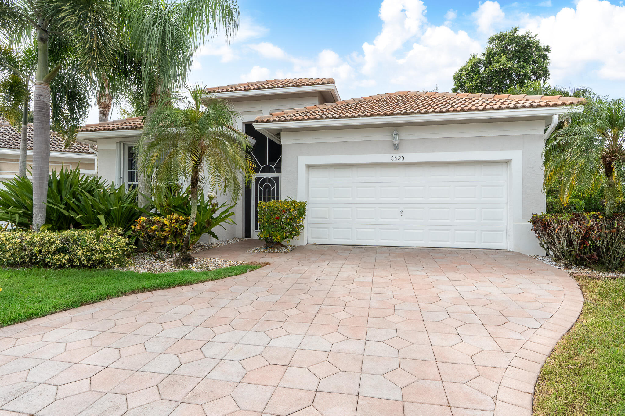 8620 HIGH CAY Property Photo 1