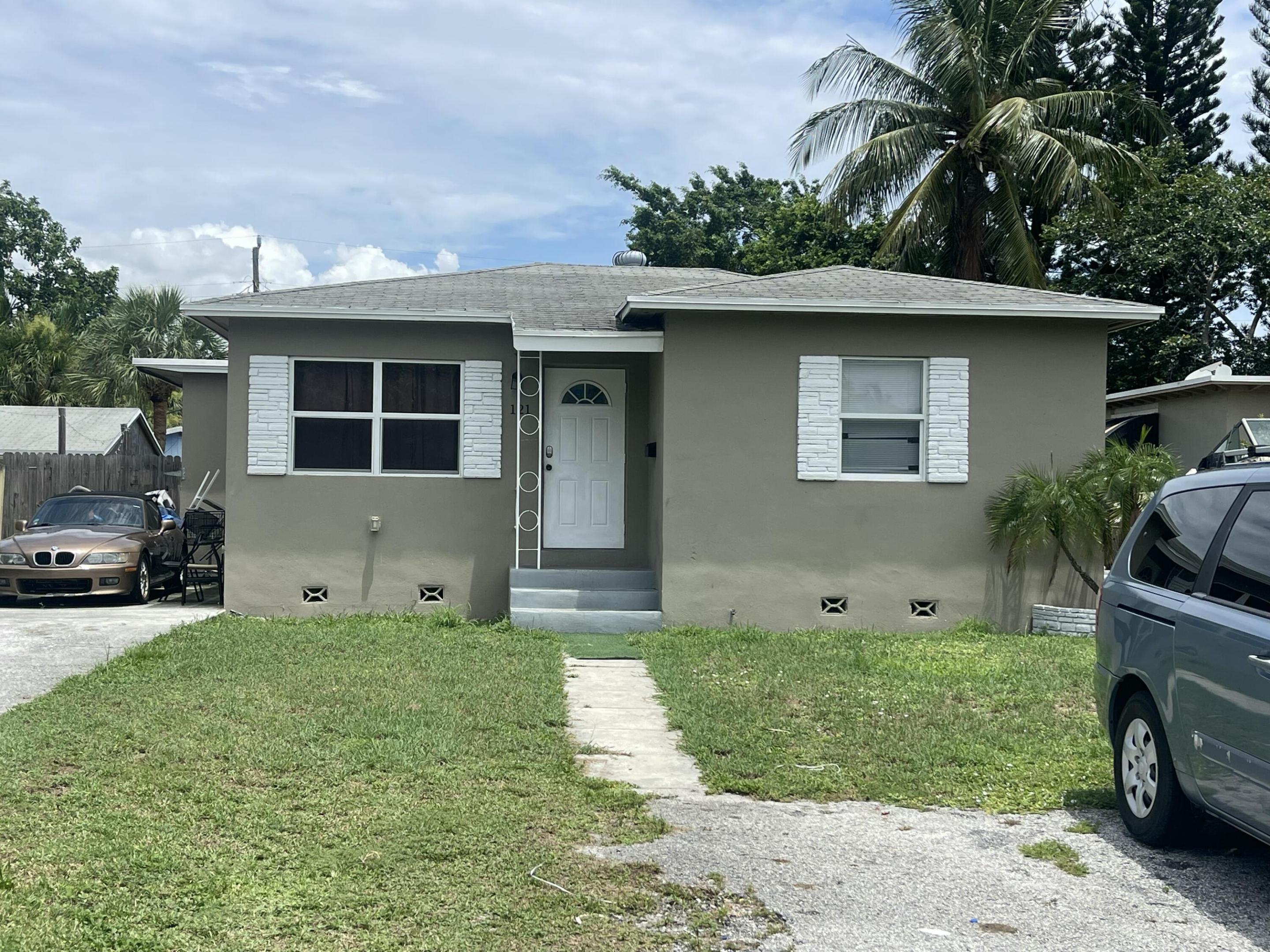 121 SE 5TH Avenue Property Photo 1