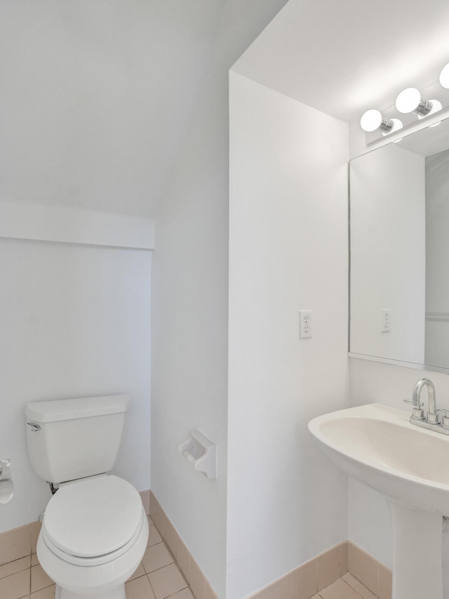 10729 Edinburgh Street Property Photo 17