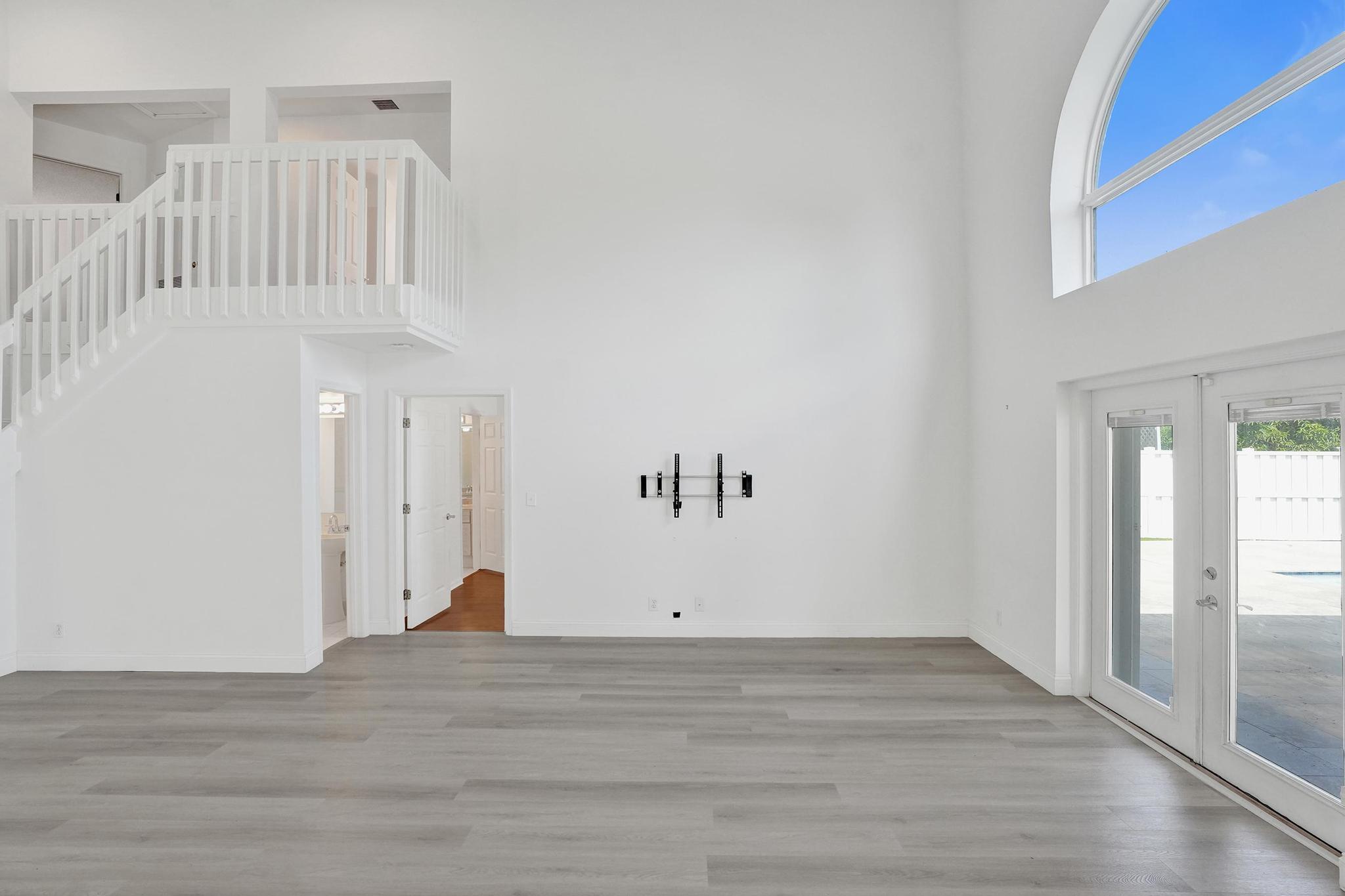 10729 Edinburgh Street Property Photo 19