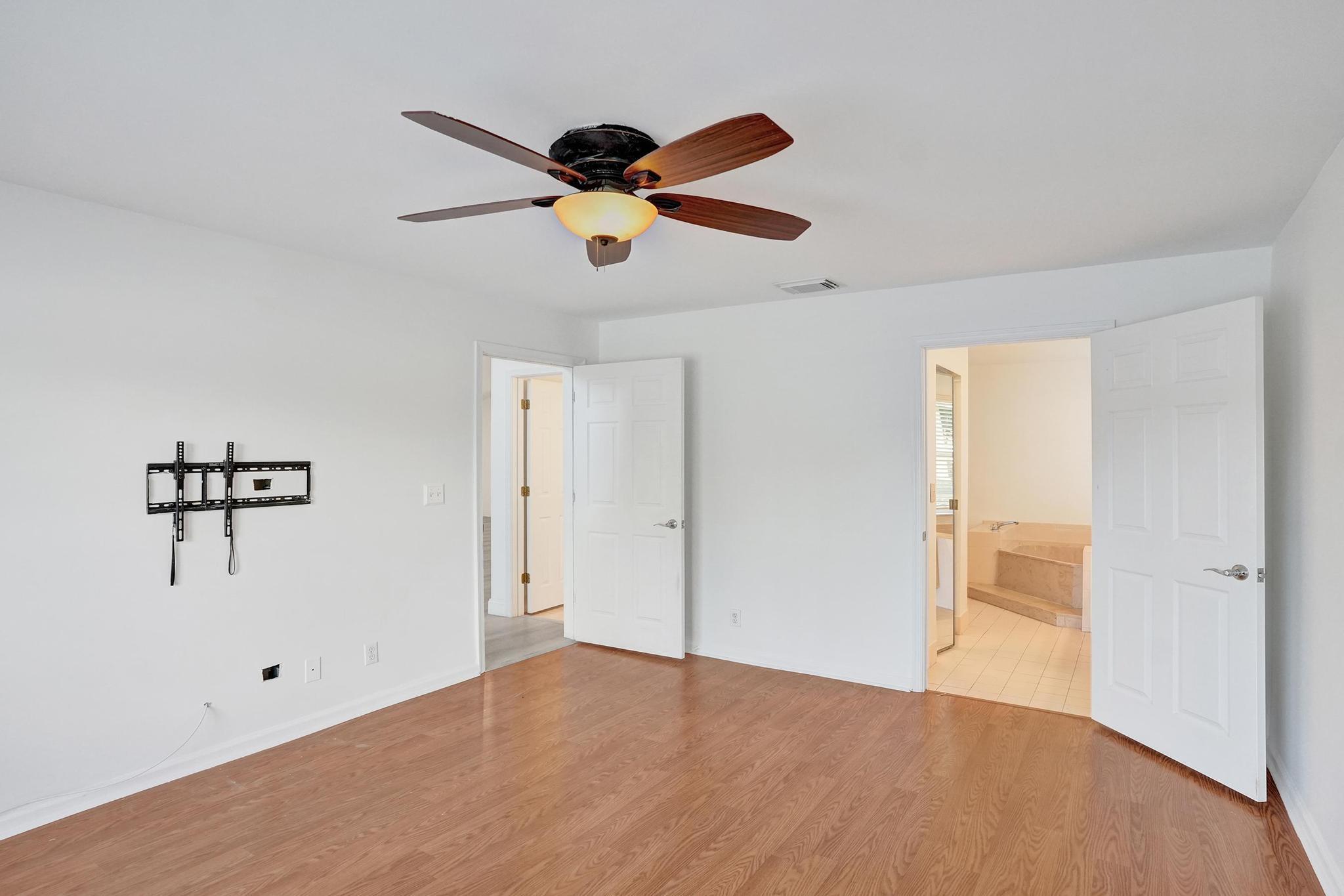 10729 Edinburgh Street Property Photo 22