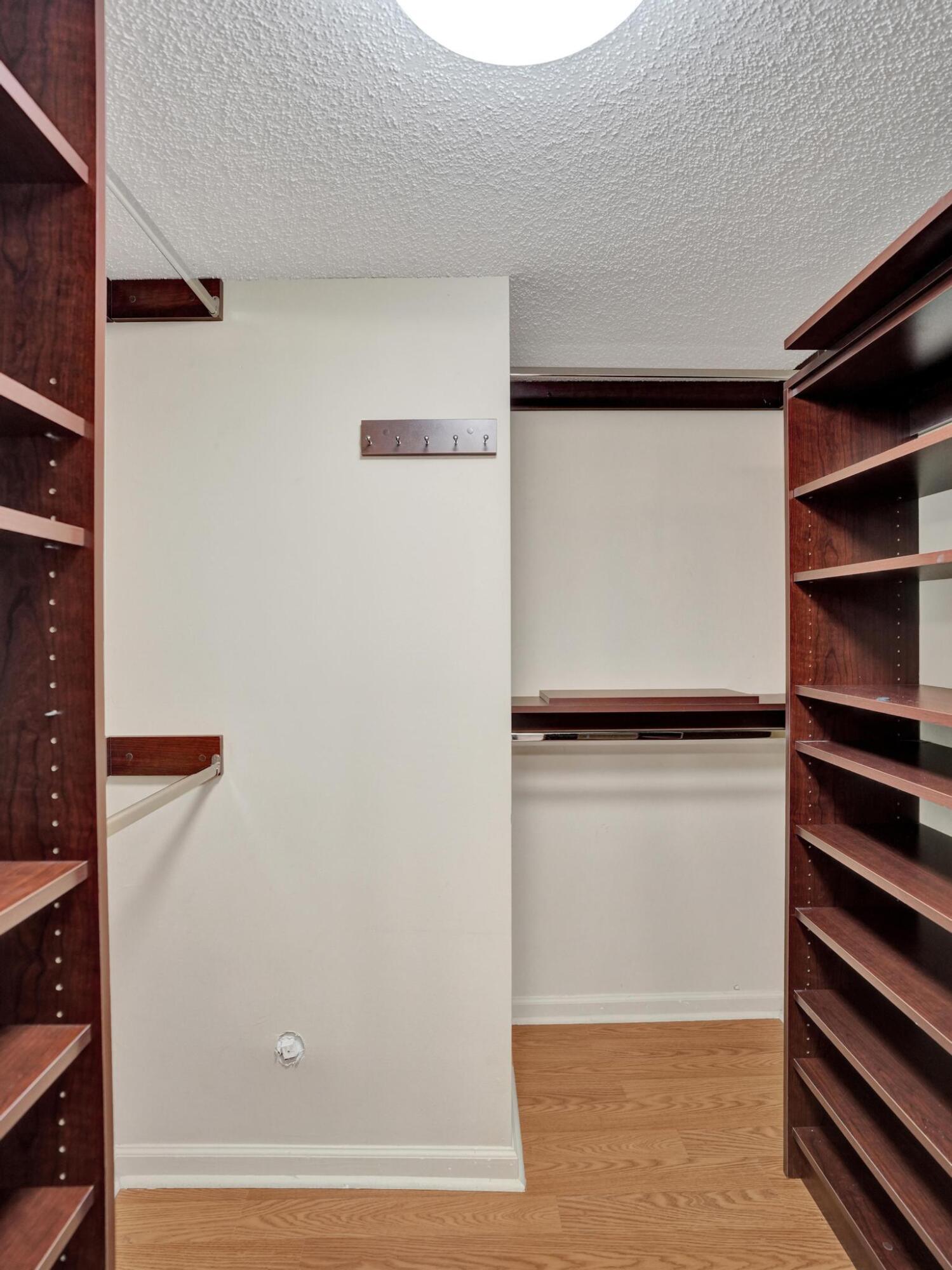 10729 Edinburgh Street Property Photo 23