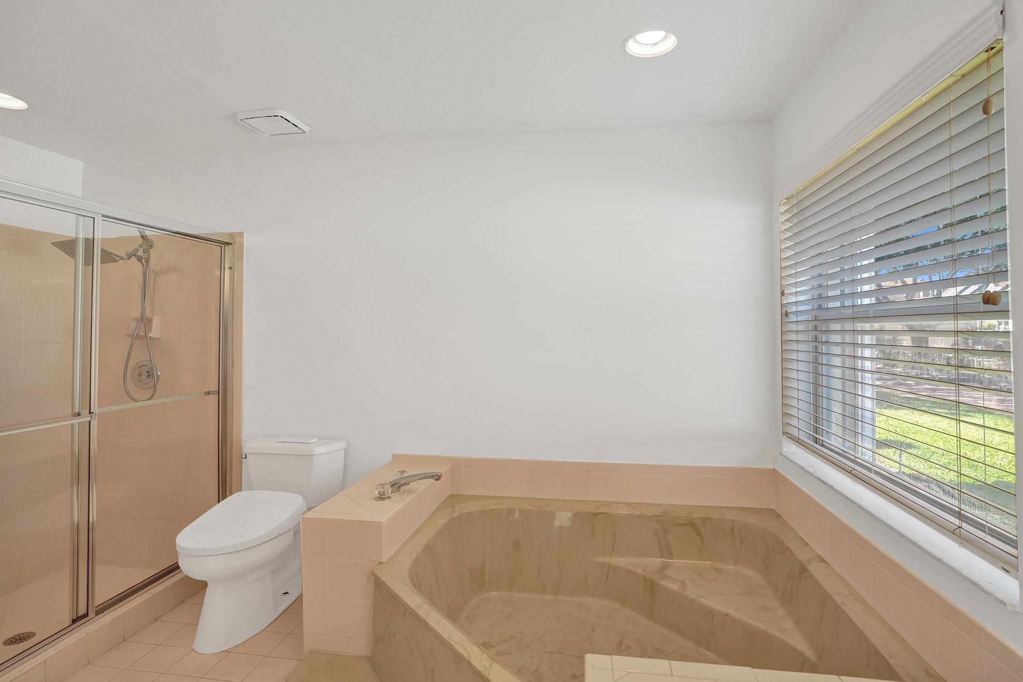10729 Edinburgh Street Property Photo 25