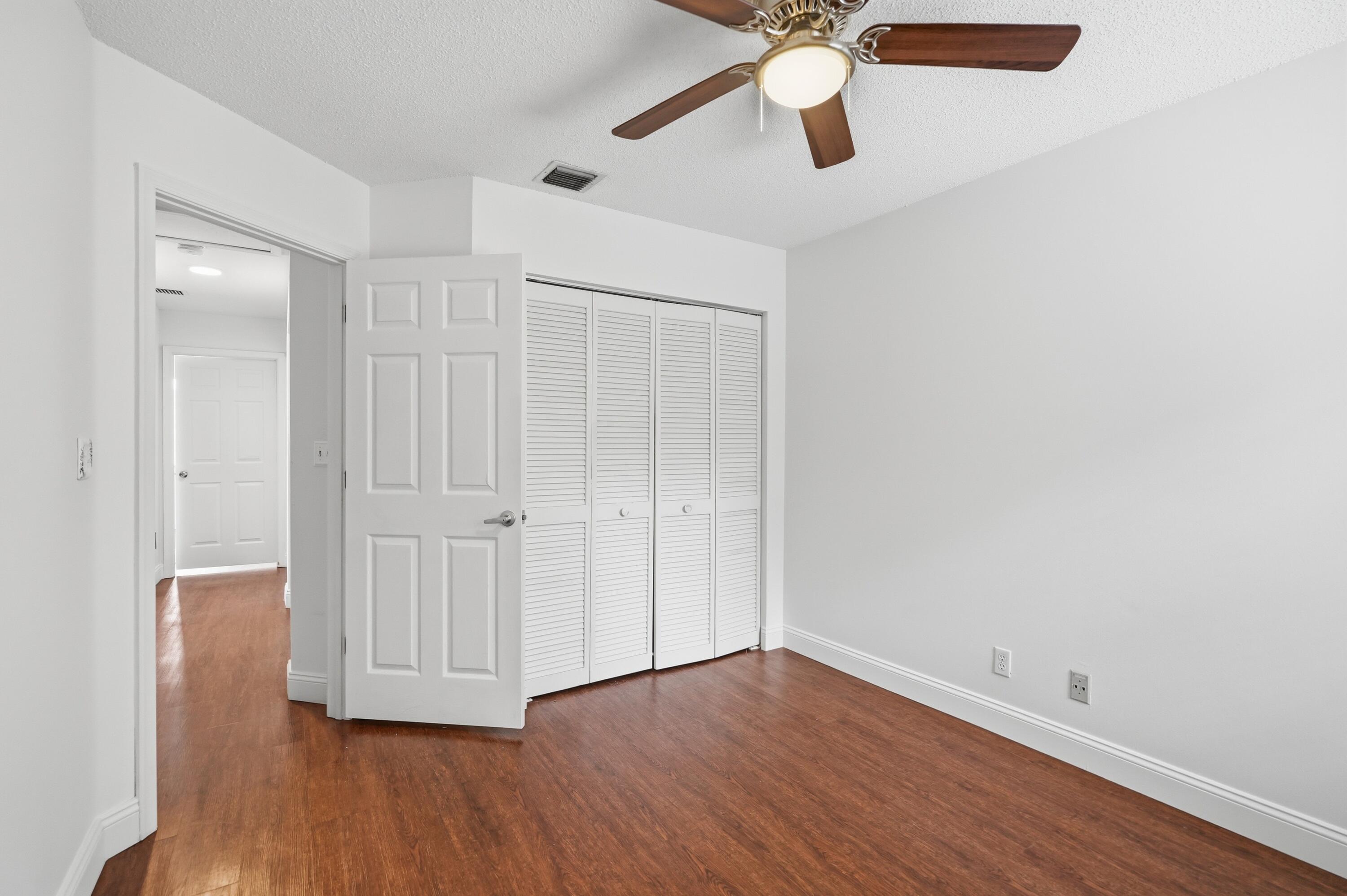 10729 Edinburgh Street Property Photo 29