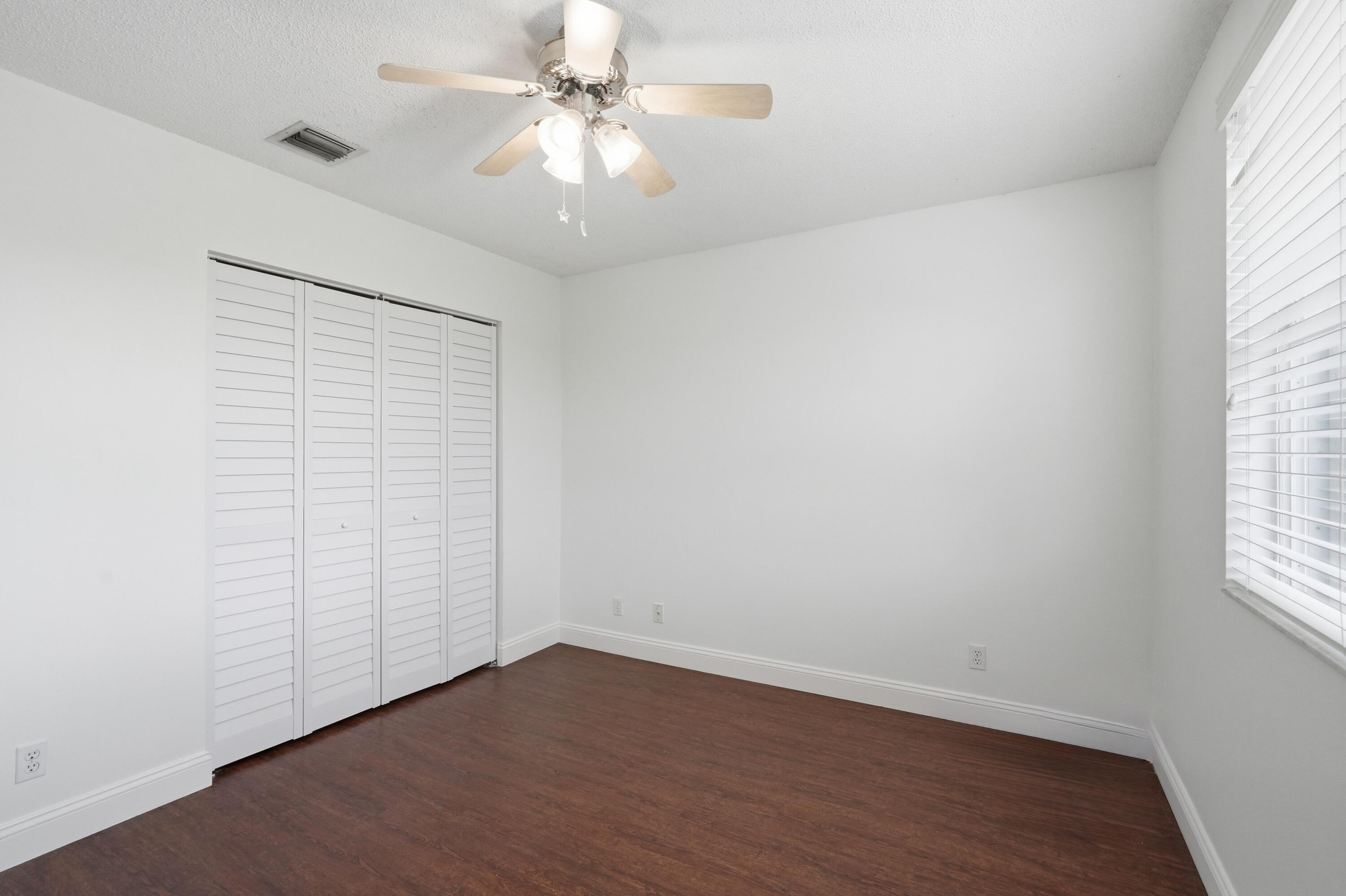 10729 Edinburgh Street Property Photo 32