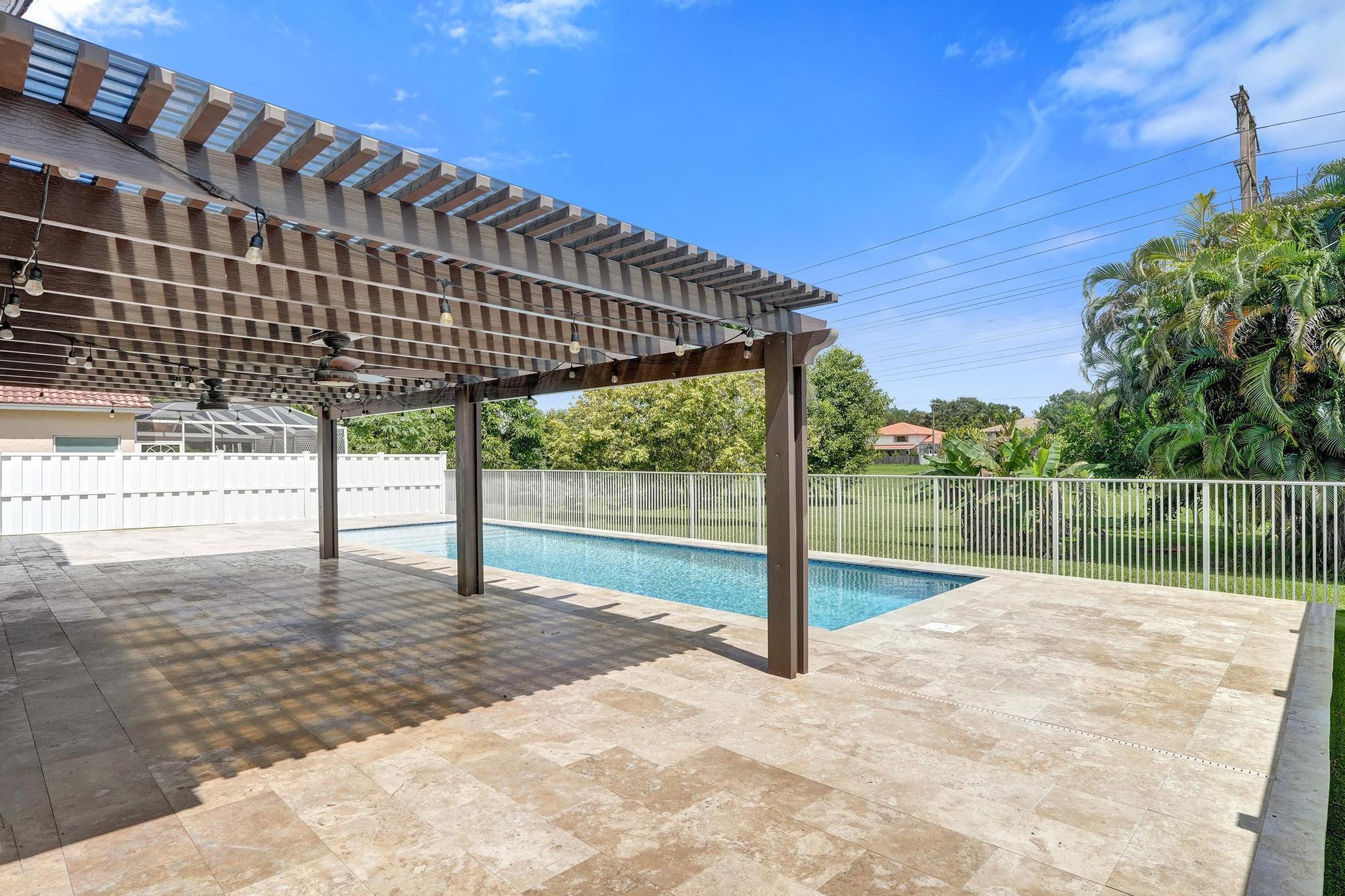 10729 Edinburgh Street Property Photo 38