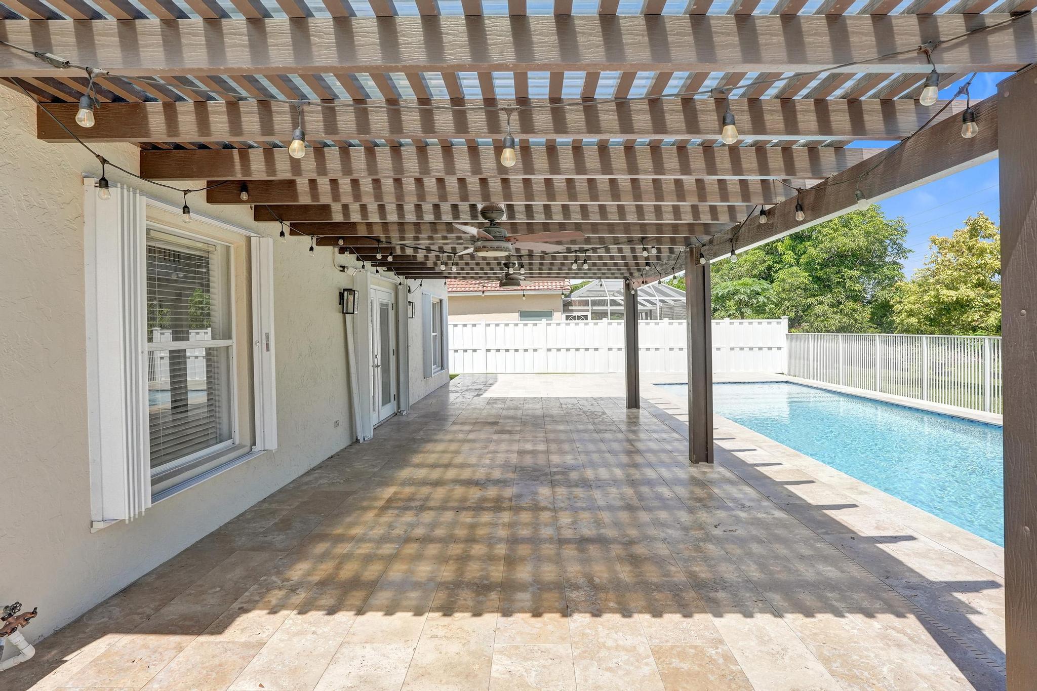10729 Edinburgh Street Property Photo 39