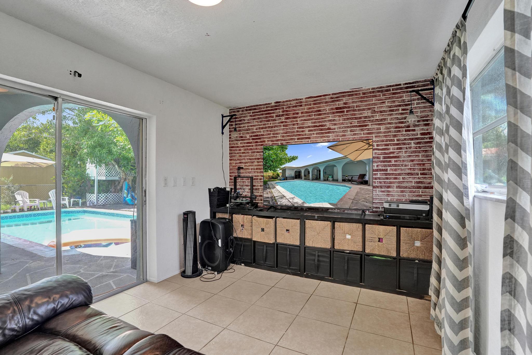 2161 Nw 84th Way Property Photo 43
