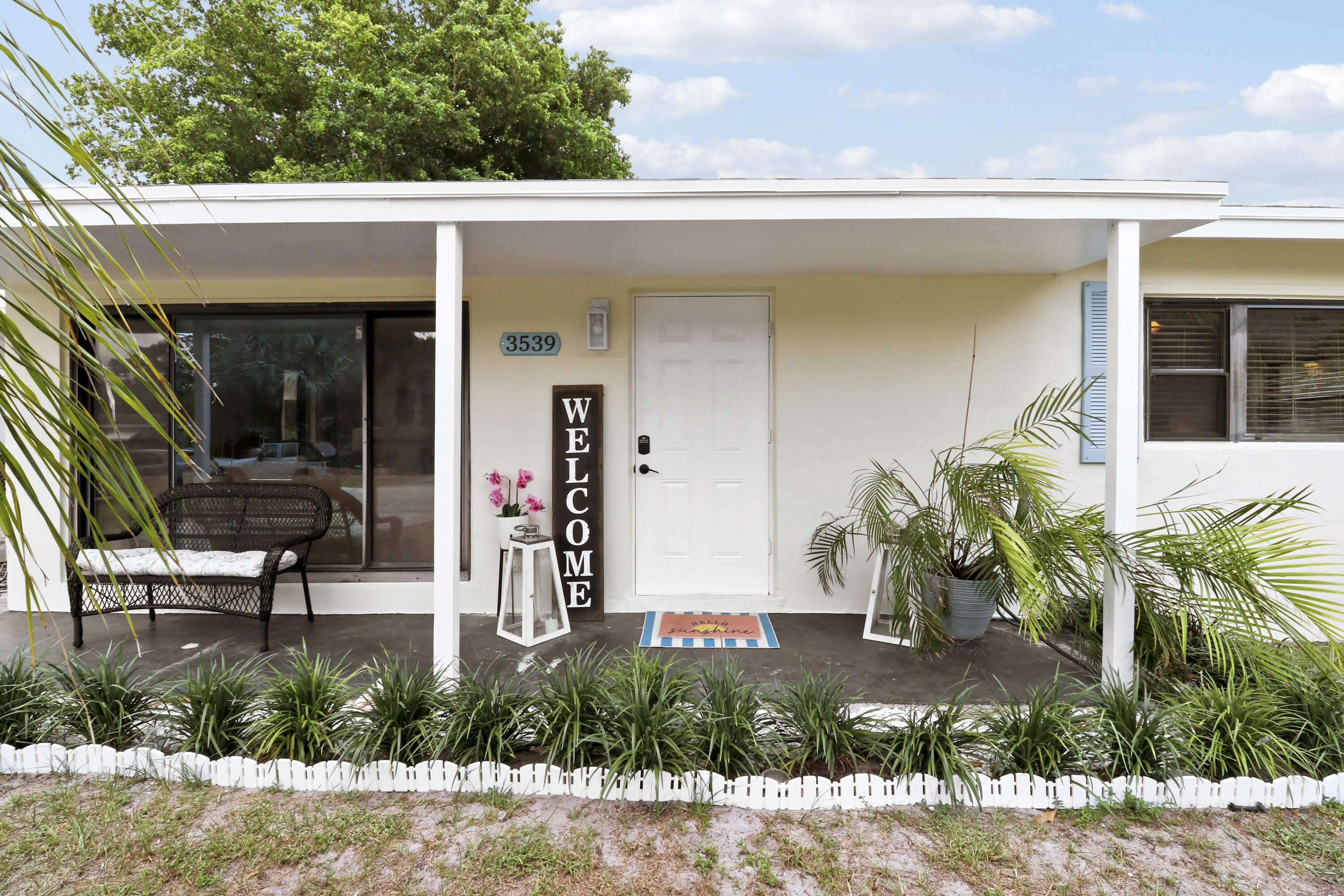 3539 Everglades Road Property Photo 2