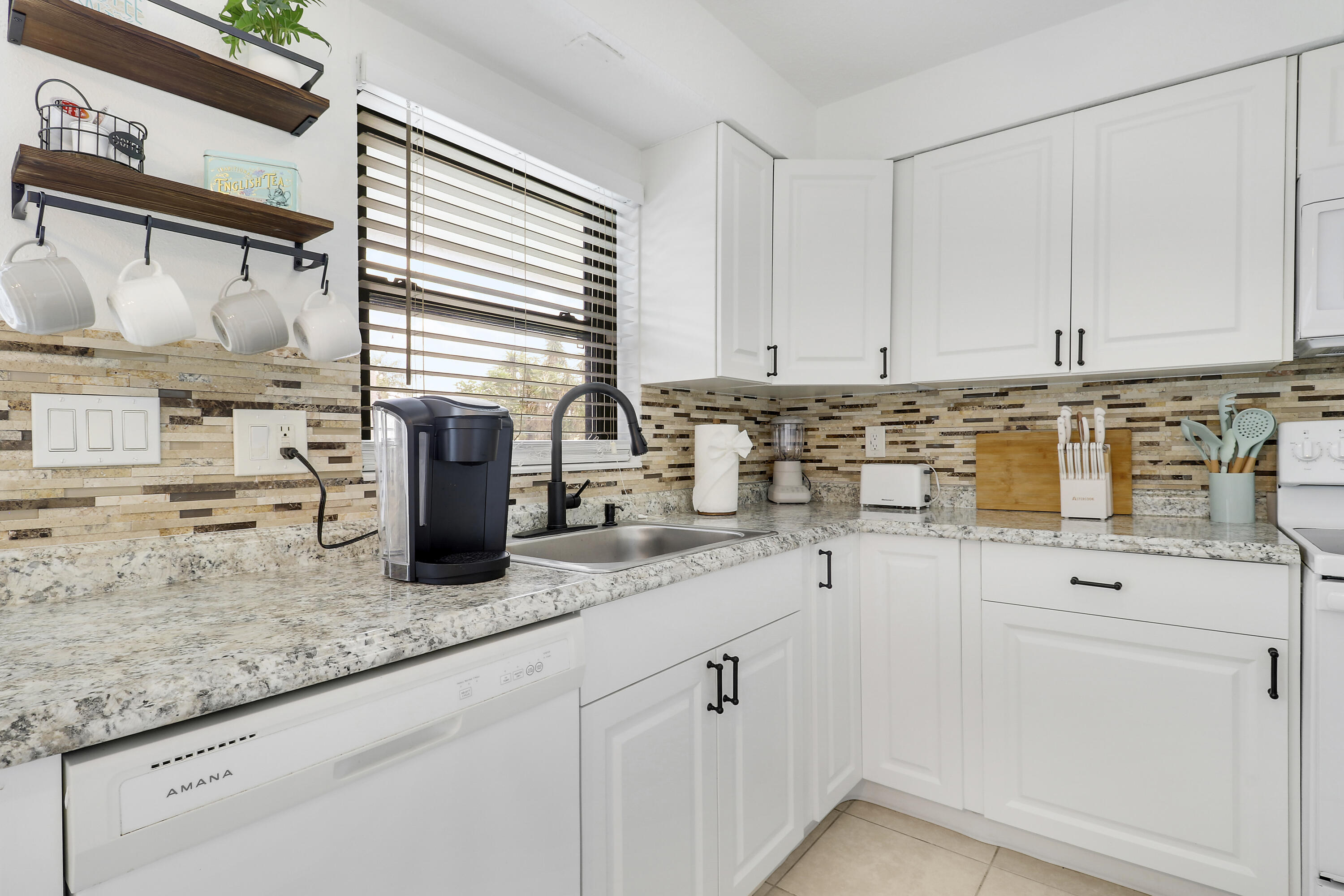 3539 Everglades Road Property Photo 4
