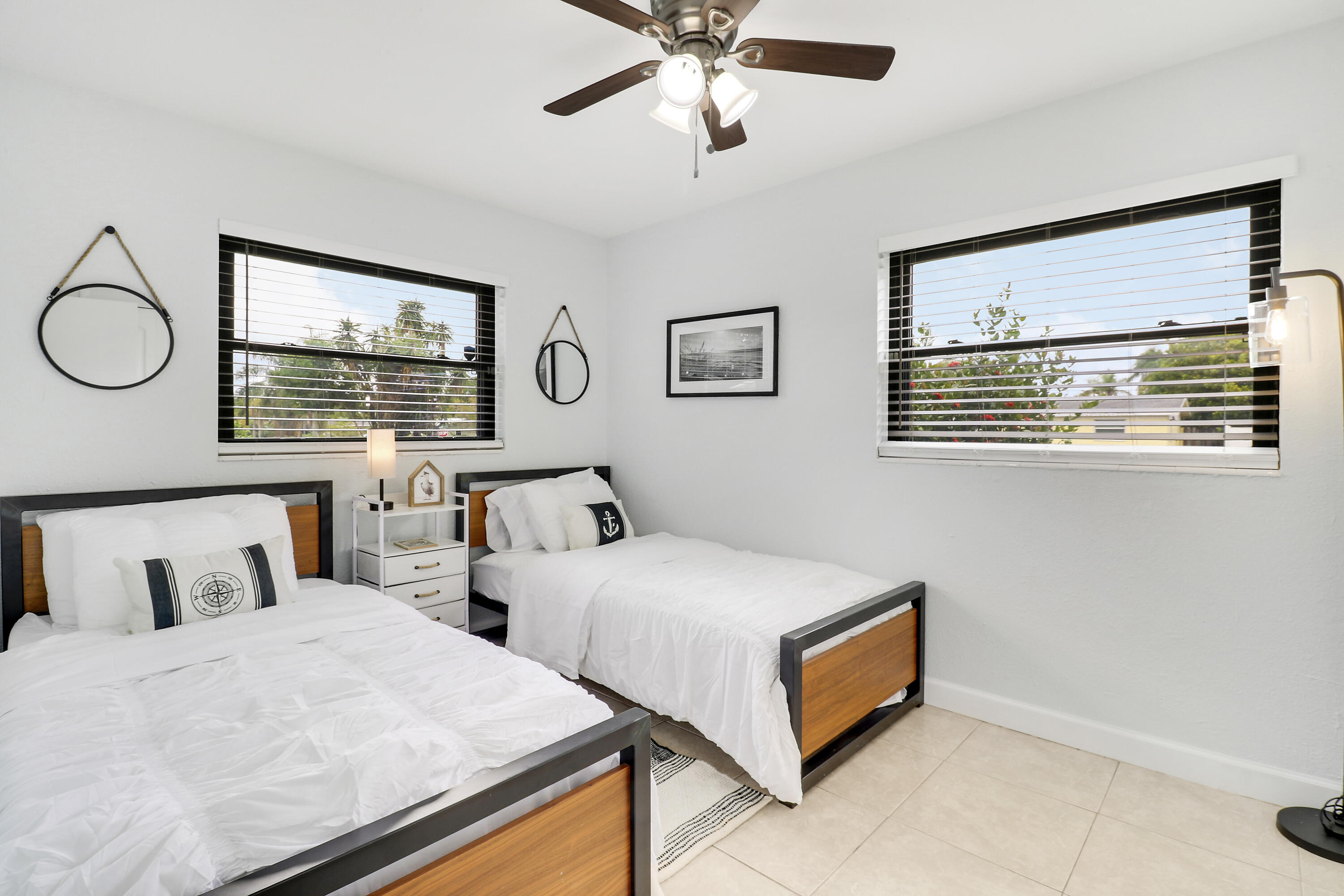 3539 Everglades Road Property Photo 9