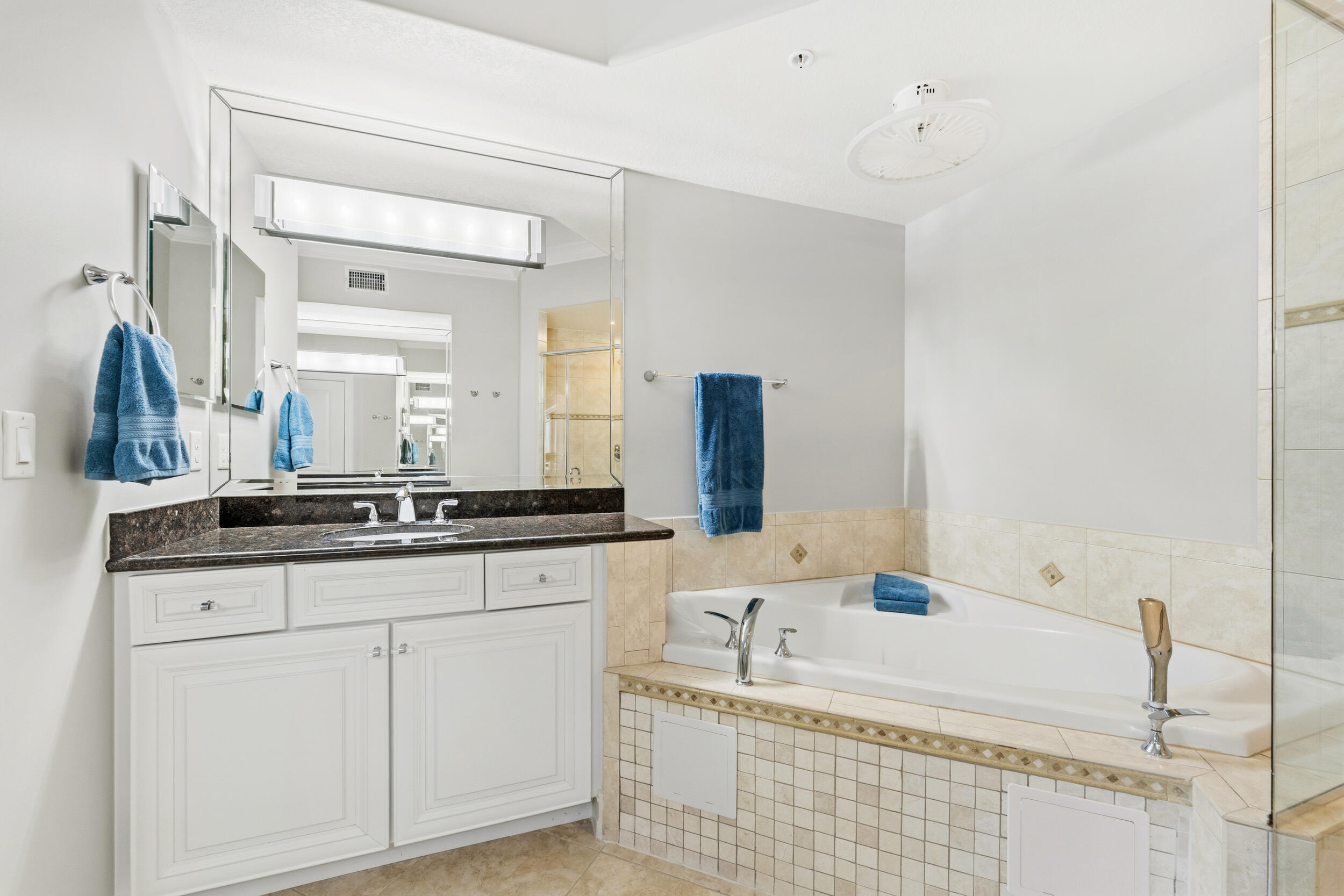 4160 N Highway A1a 1002 Property Photo 22