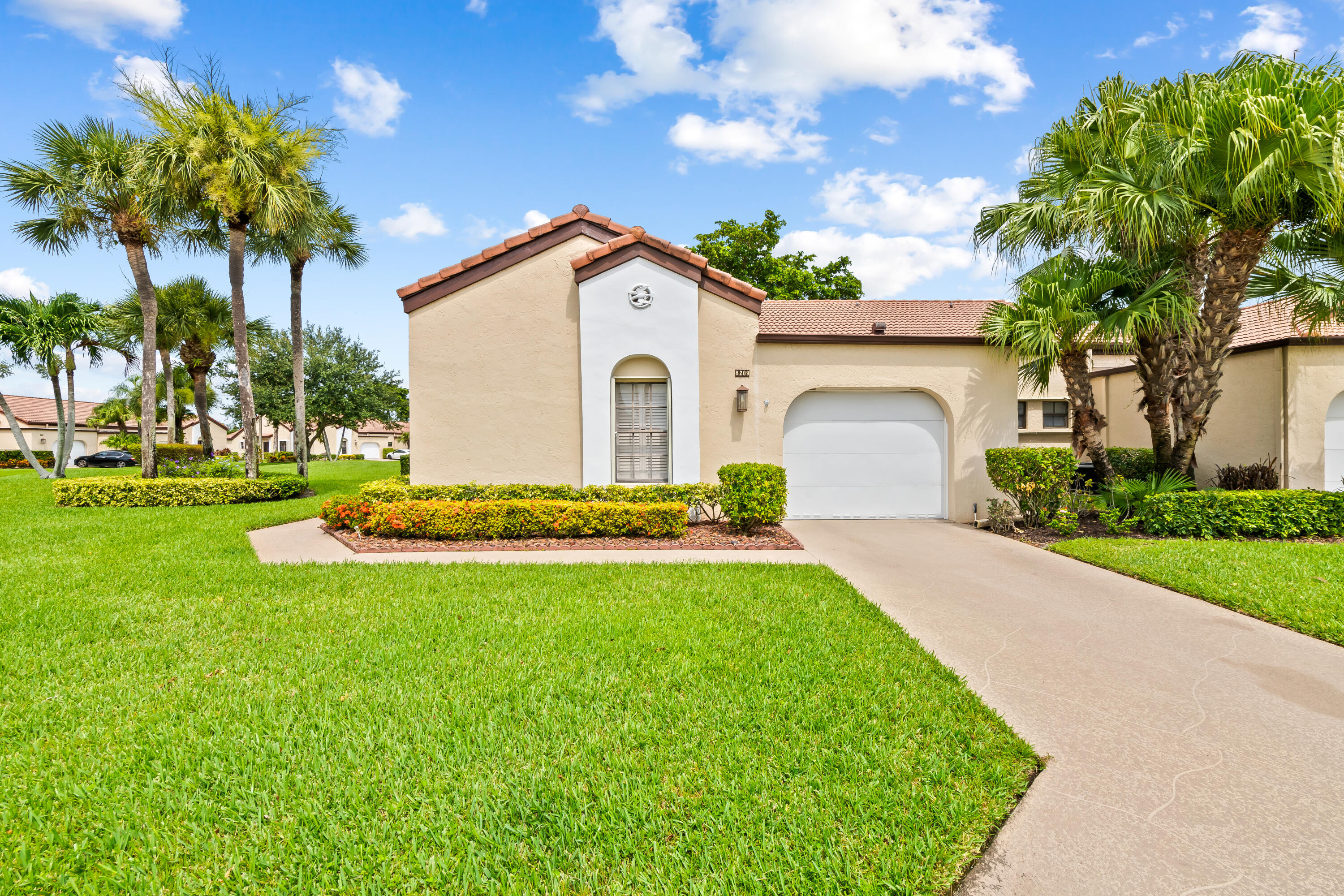 8209 WATERLINE Drive Property Photo 1