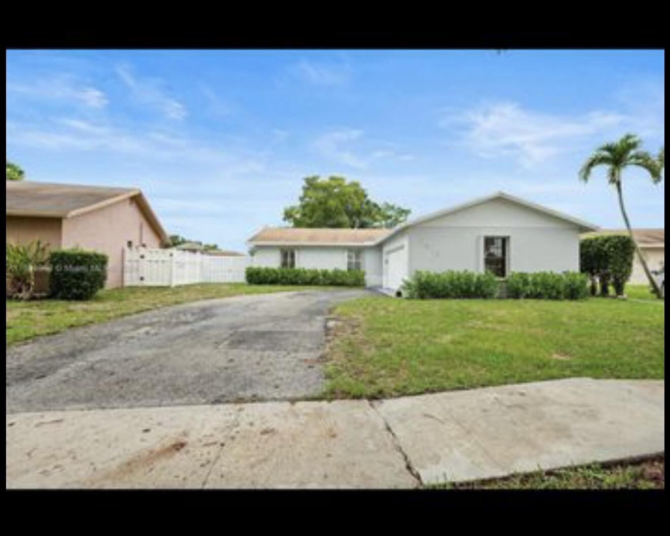 2510 Nw 110th Terrace Property Photo 2