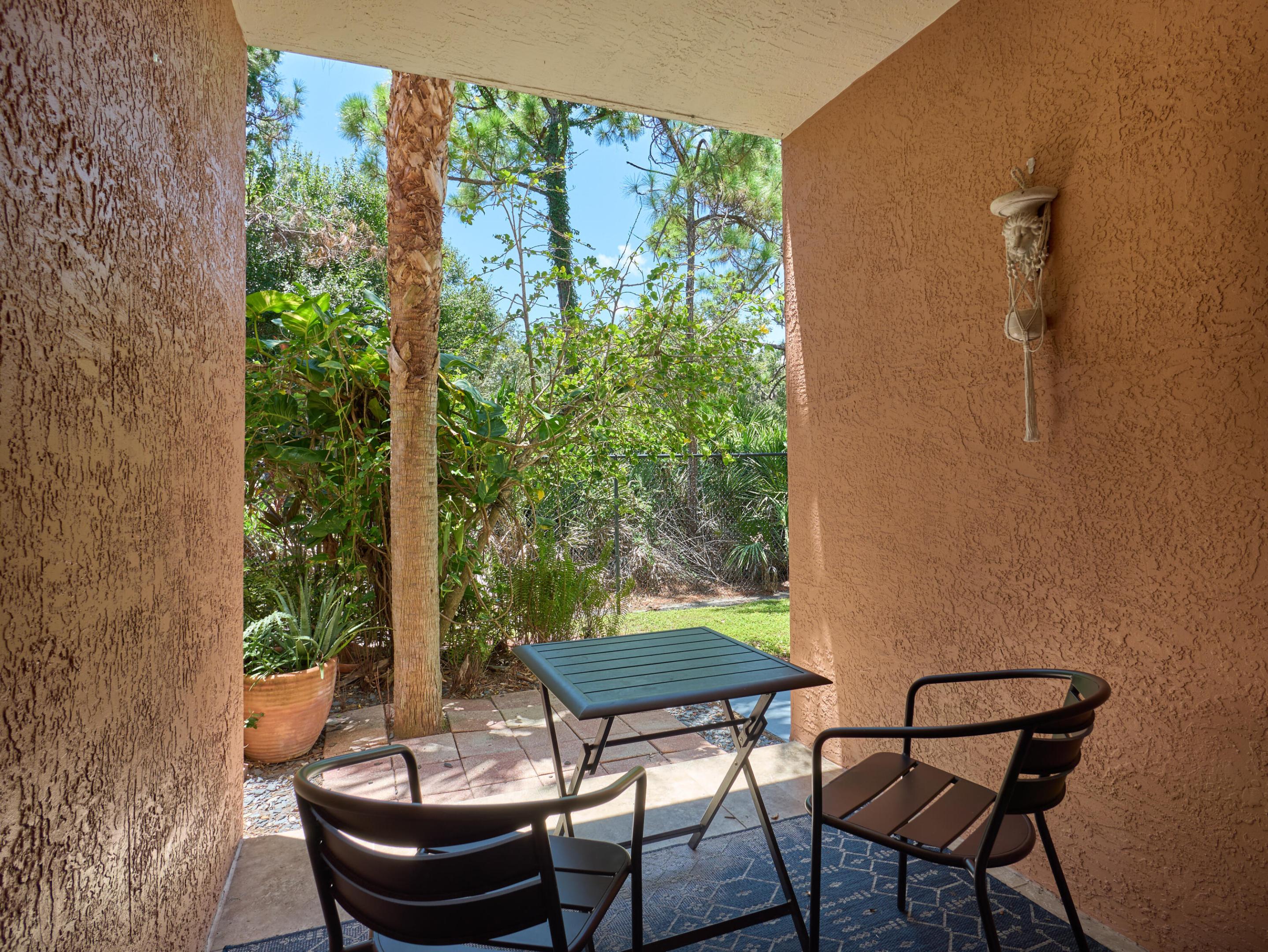 1108 Myrtlewood Circle E Property Photo 5