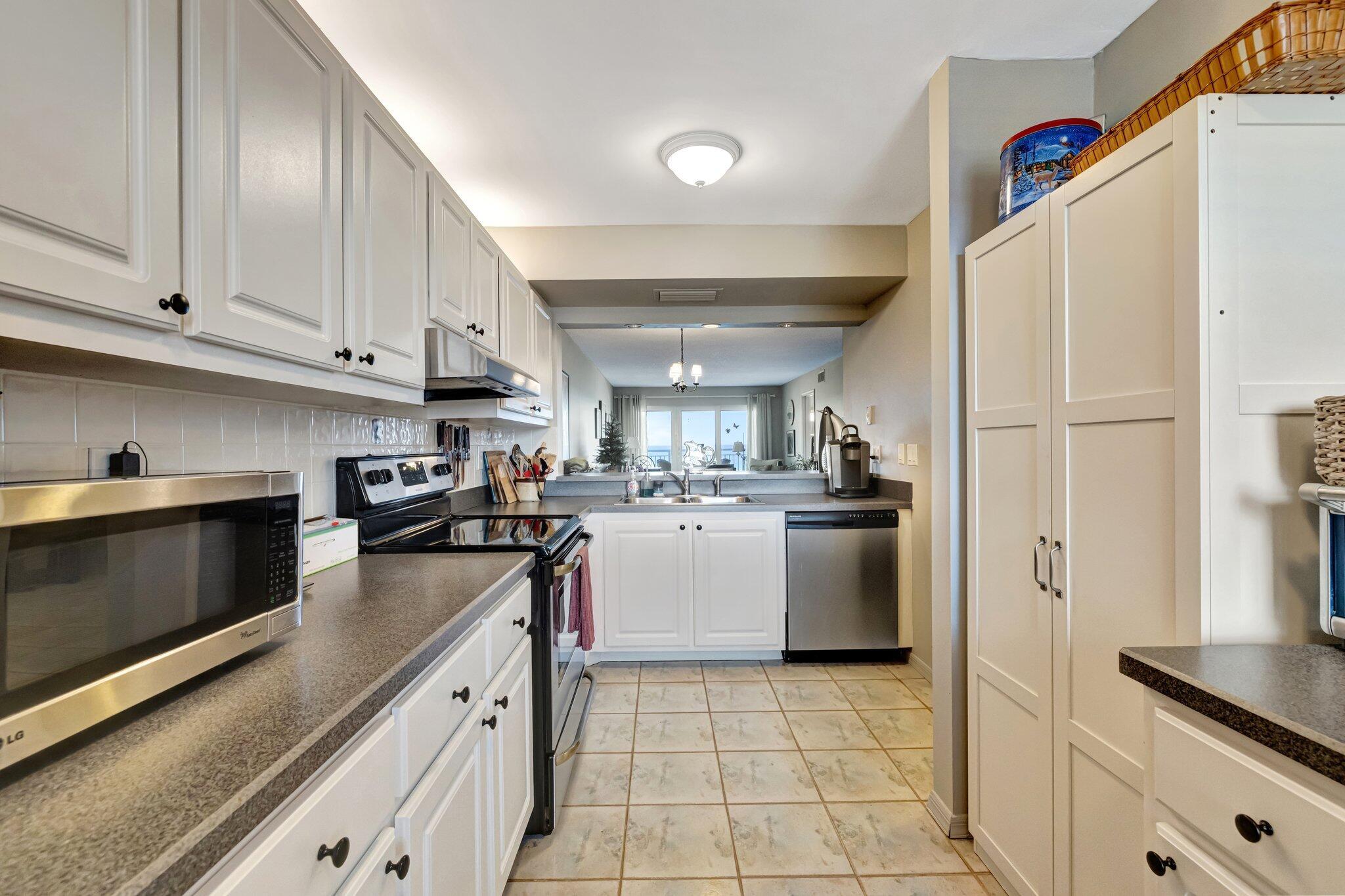10980 S Ocean Drive Property Photo 16