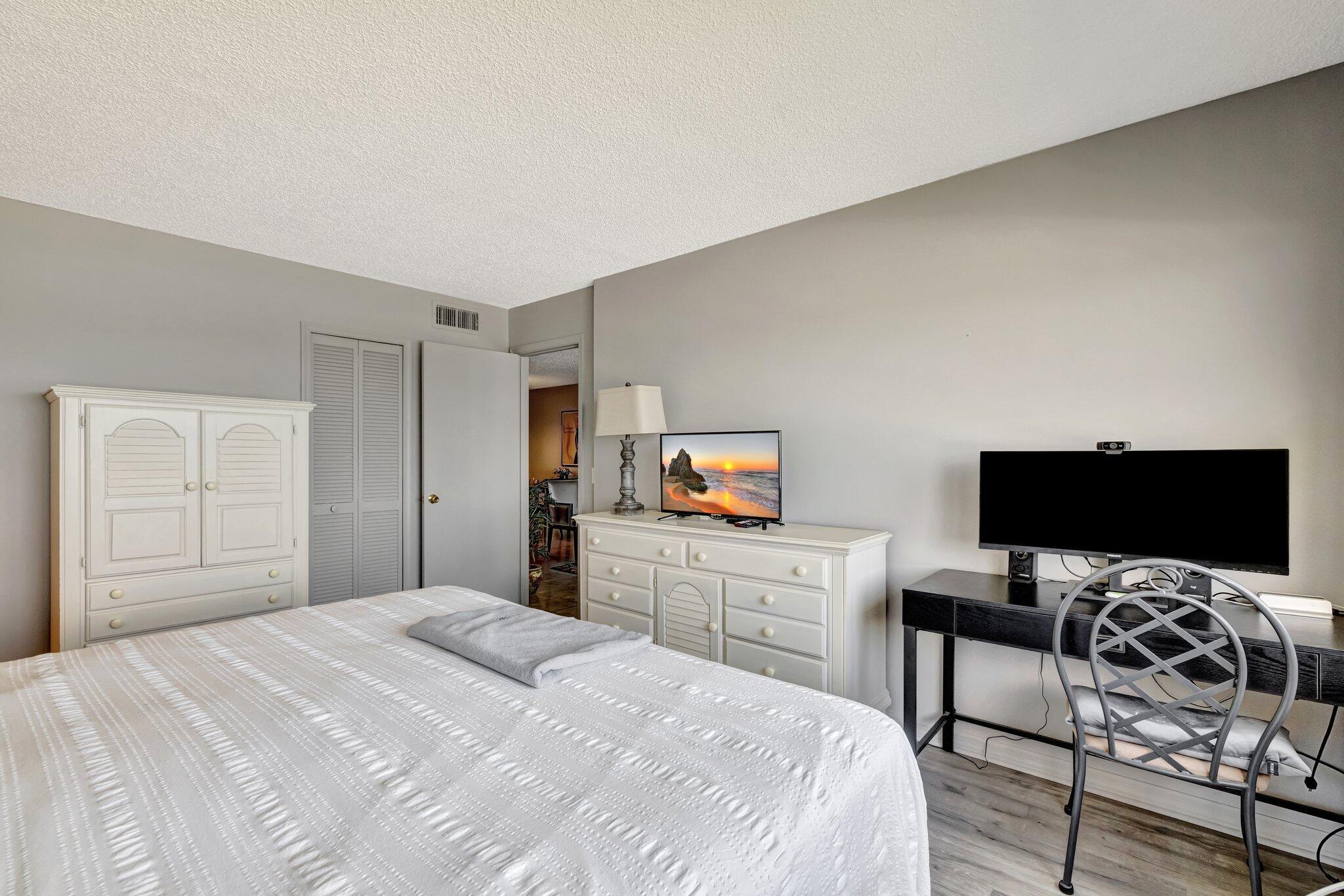 10980 S Ocean Drive Property Photo 23