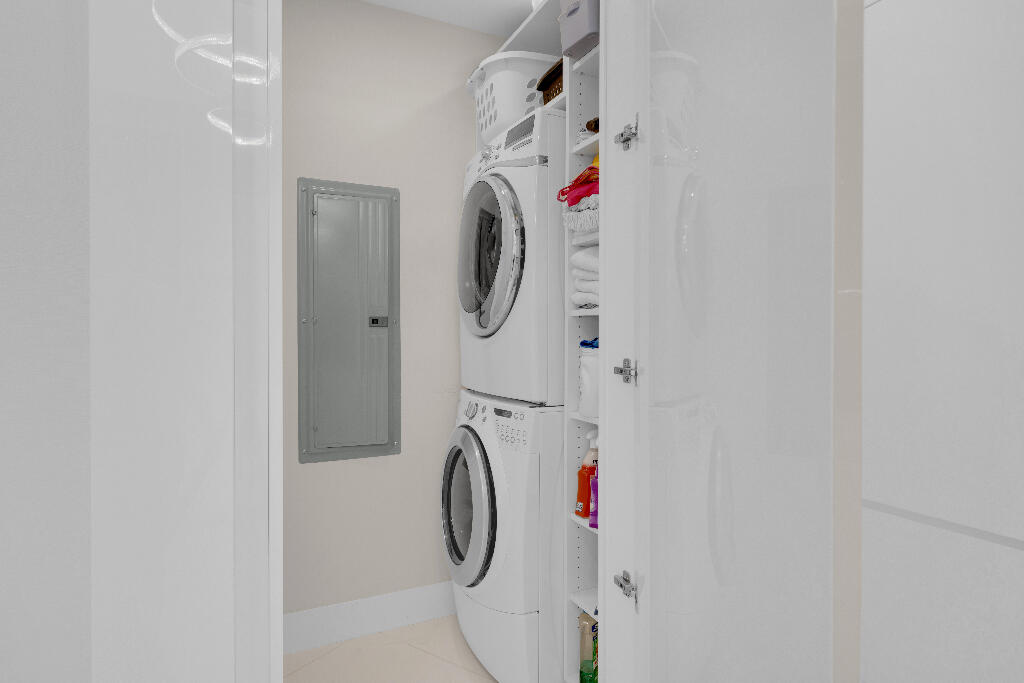 15811 Collins Avenue 2207 Property Photo 6