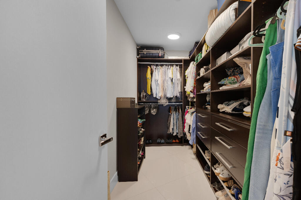 15811 Collins Avenue 2207 Property Photo 25