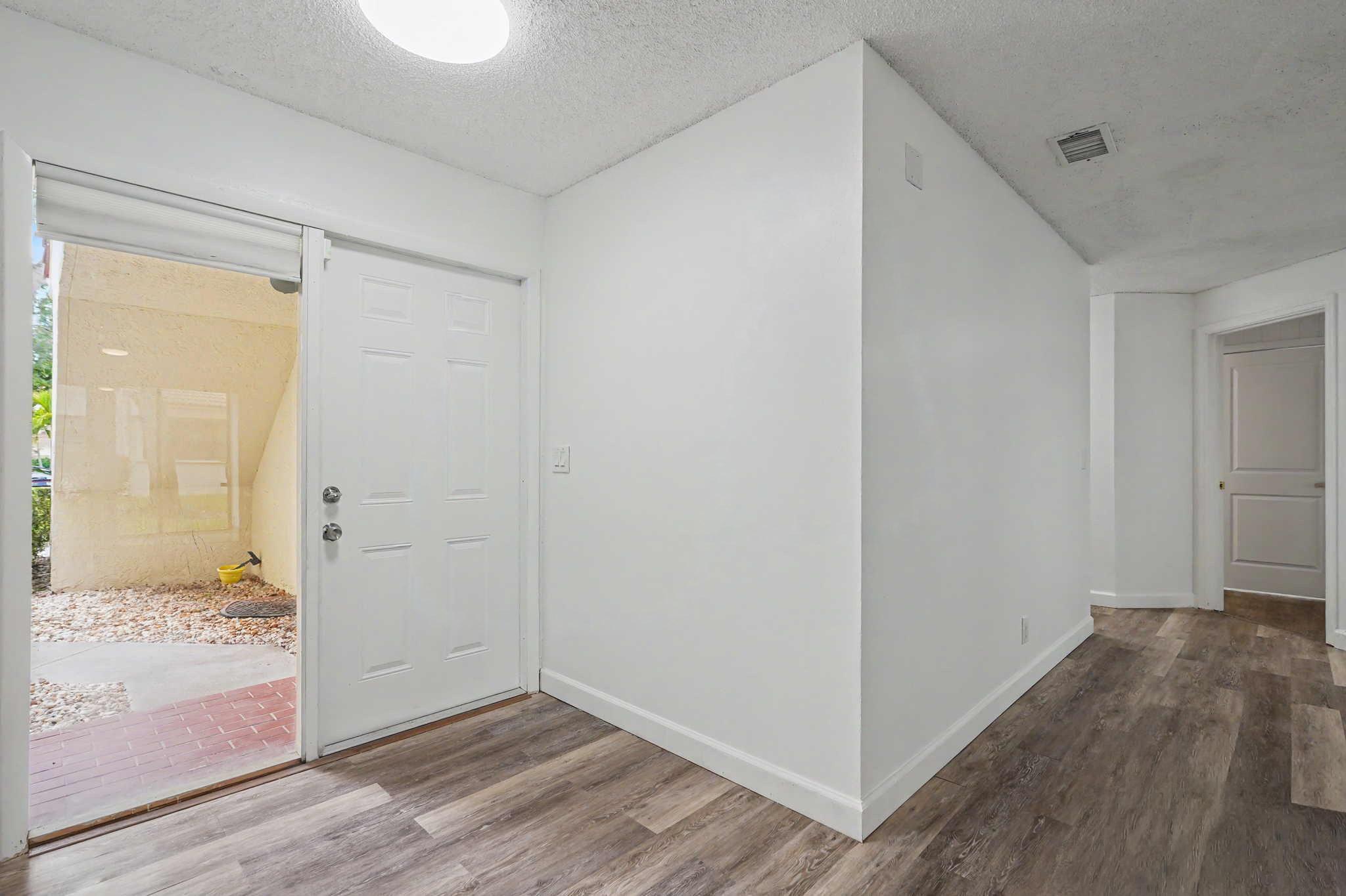 3405 Emerald Oaks Drive Property Photo 8